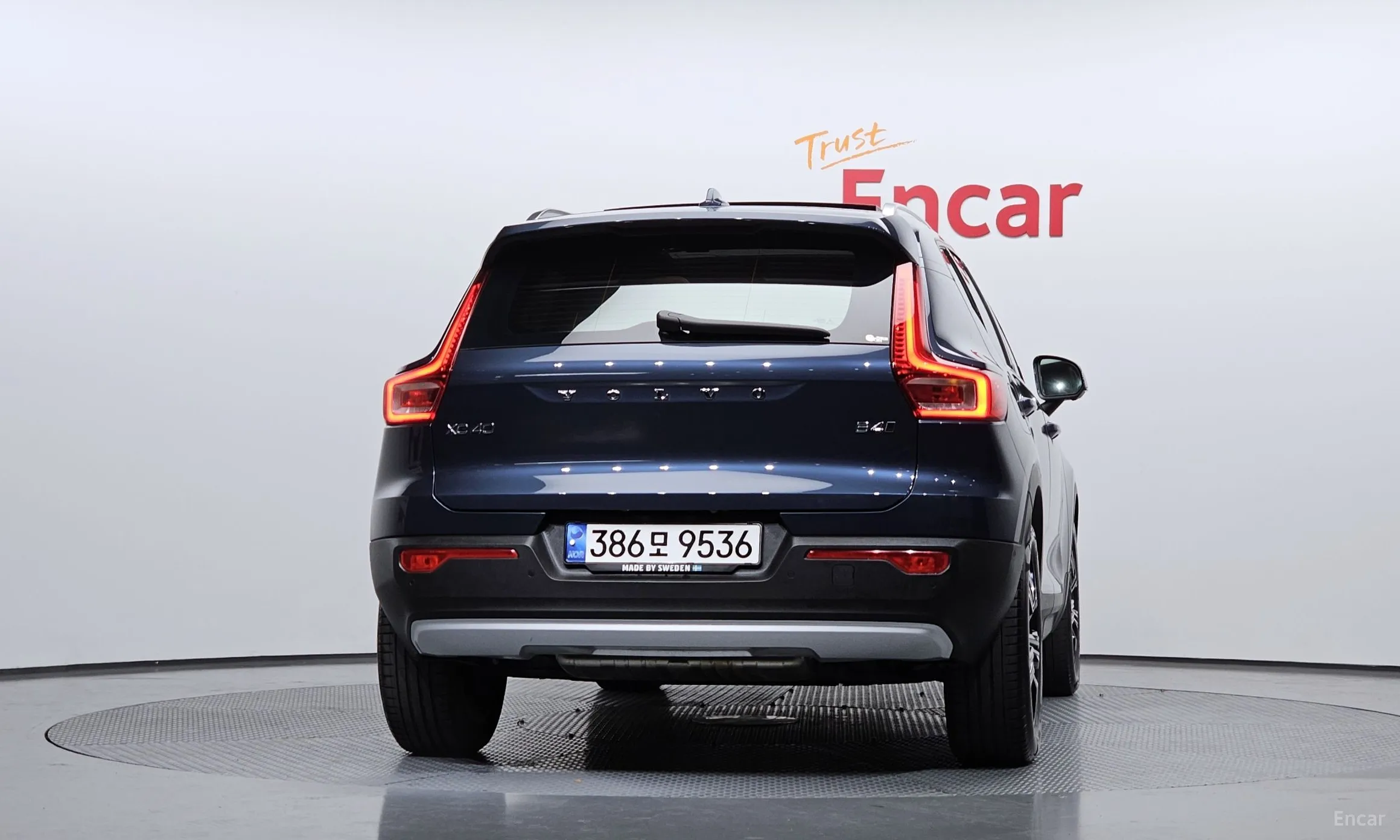 Volvo XC40 превью 4