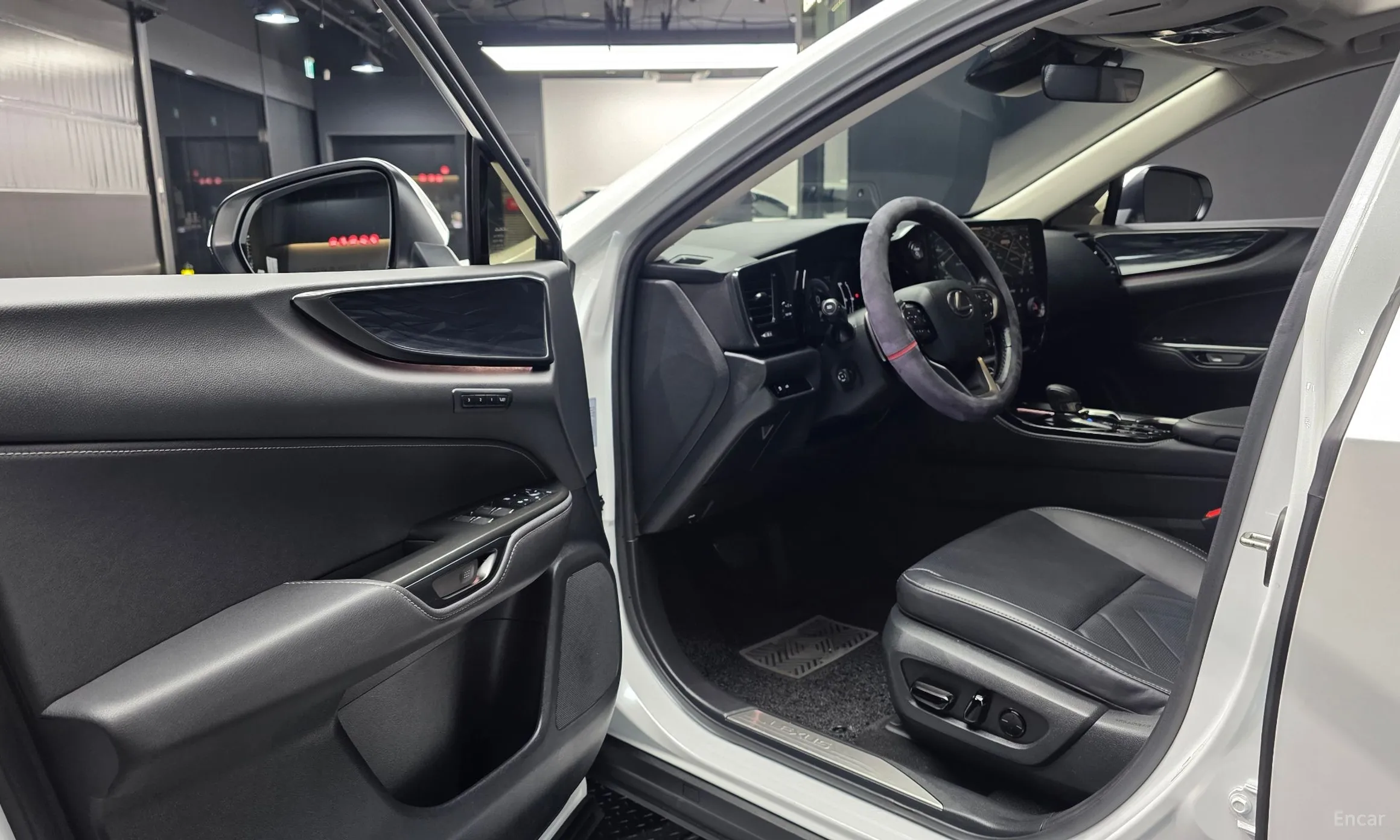 Lexus NX450h + 2nd Gen превью 10