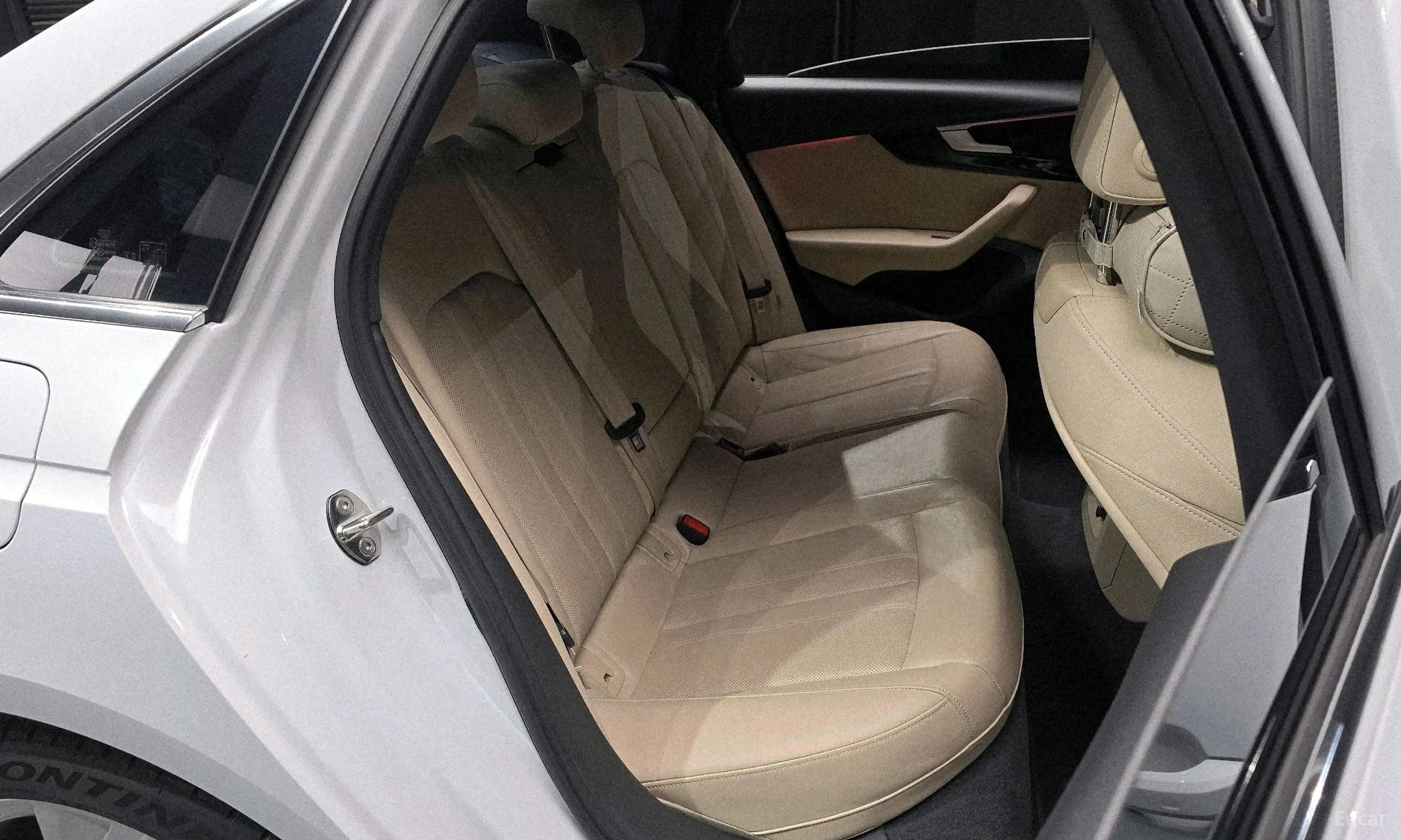 Audi A4 (B9) превью 12
