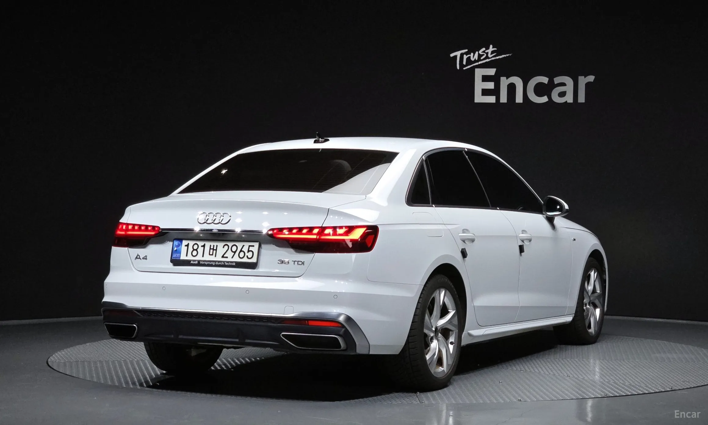 Audi A4 (B9)
