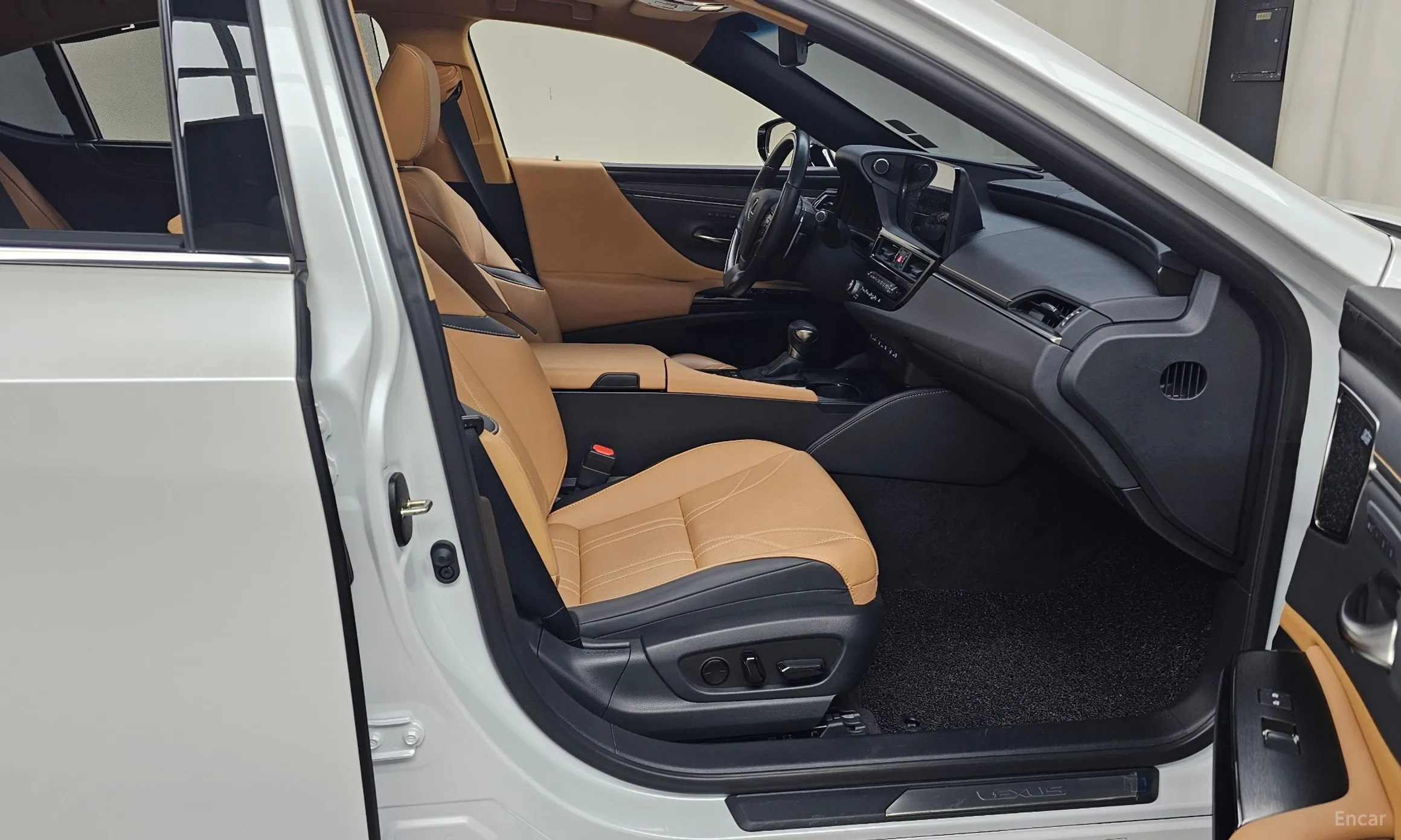Lexus ES300h 7th Generation превью 11