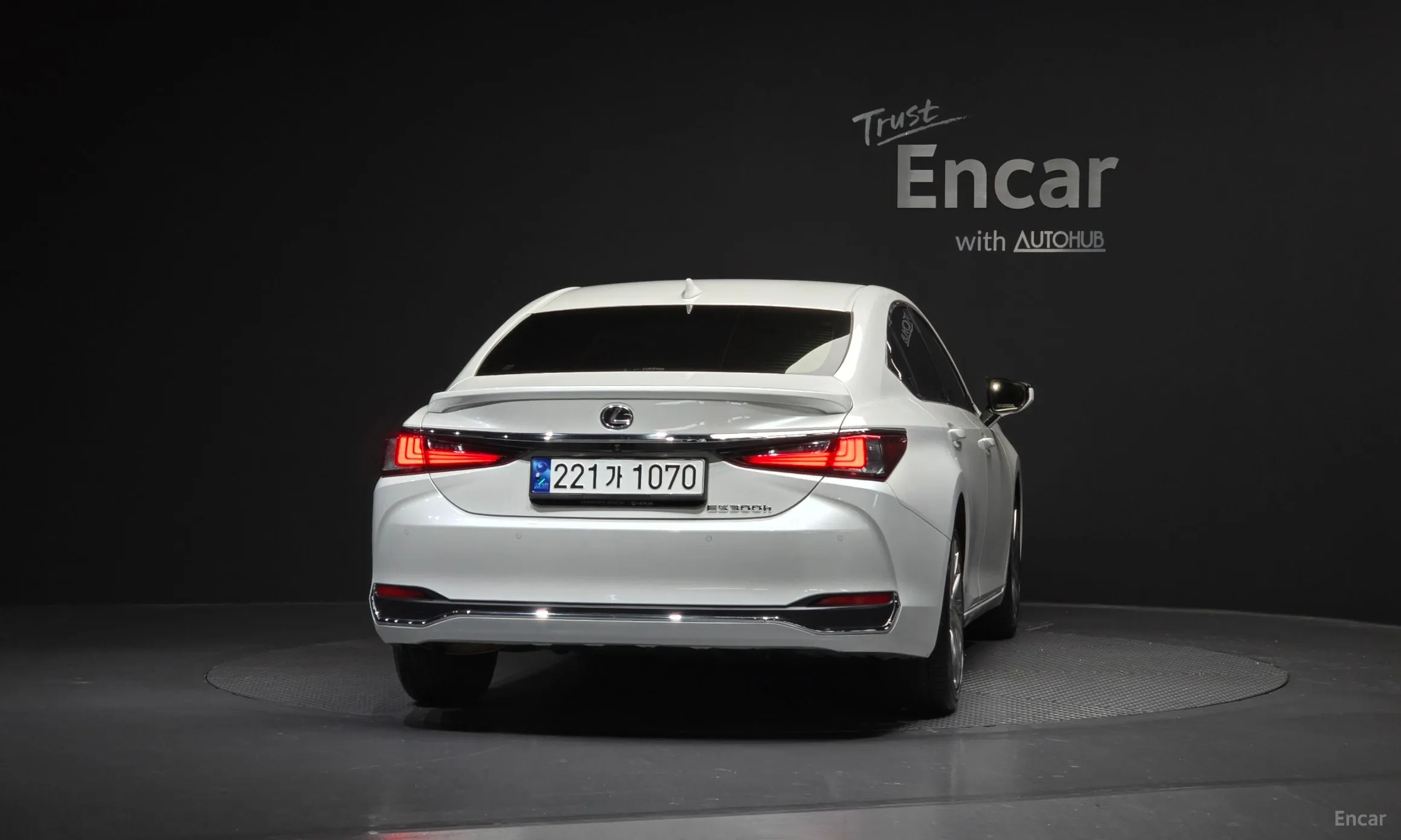 Lexus ES300h 7th Generation превью 4