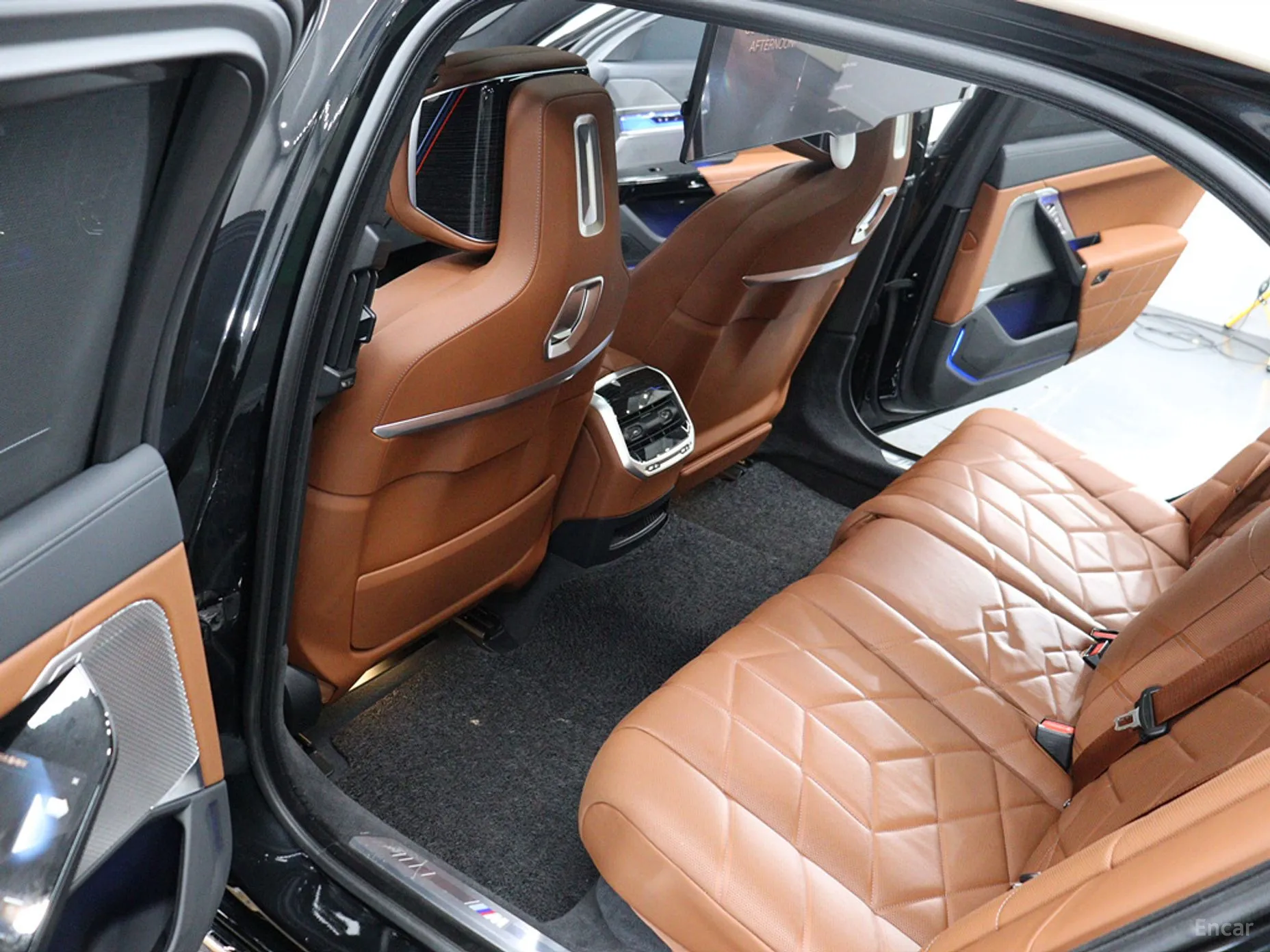 BMW 7 Series (G70) превью 10