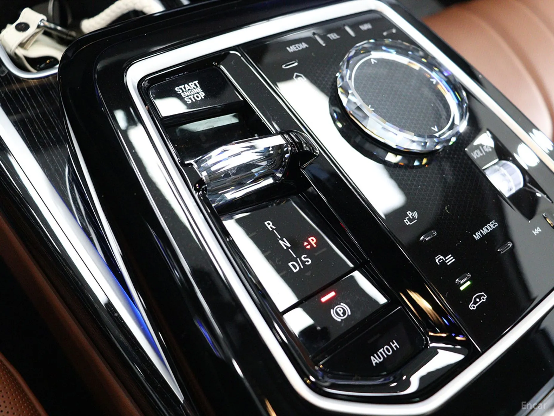 BMW 7 Series (G70) превью 18