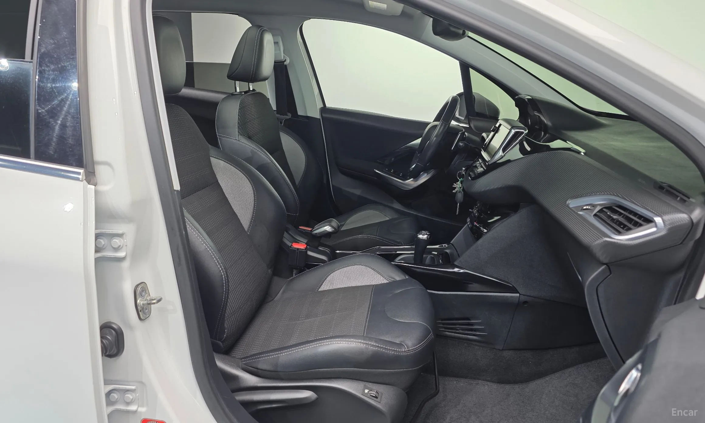 Peugeot 2008. превью 10