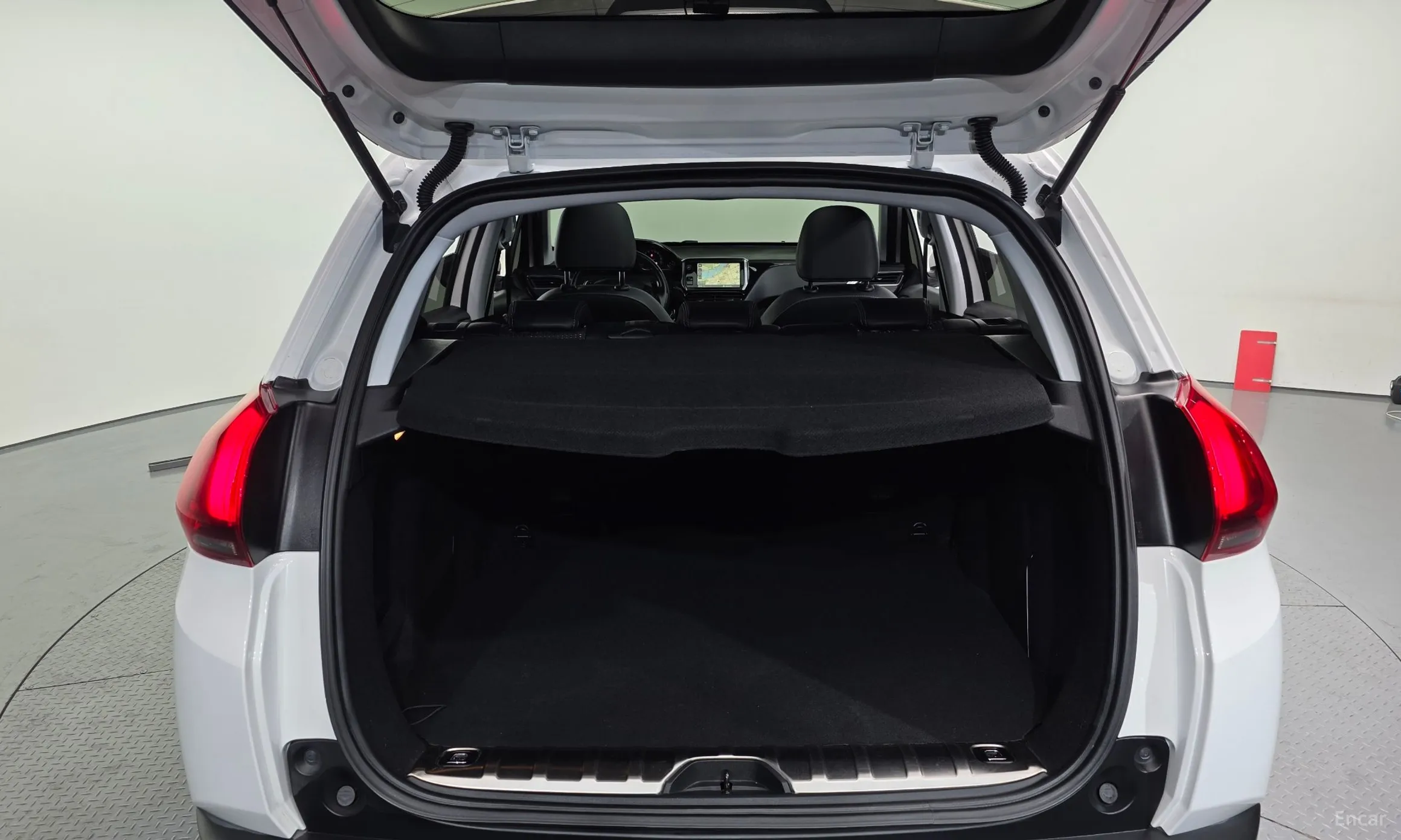Peugeot 2008. превью 20
