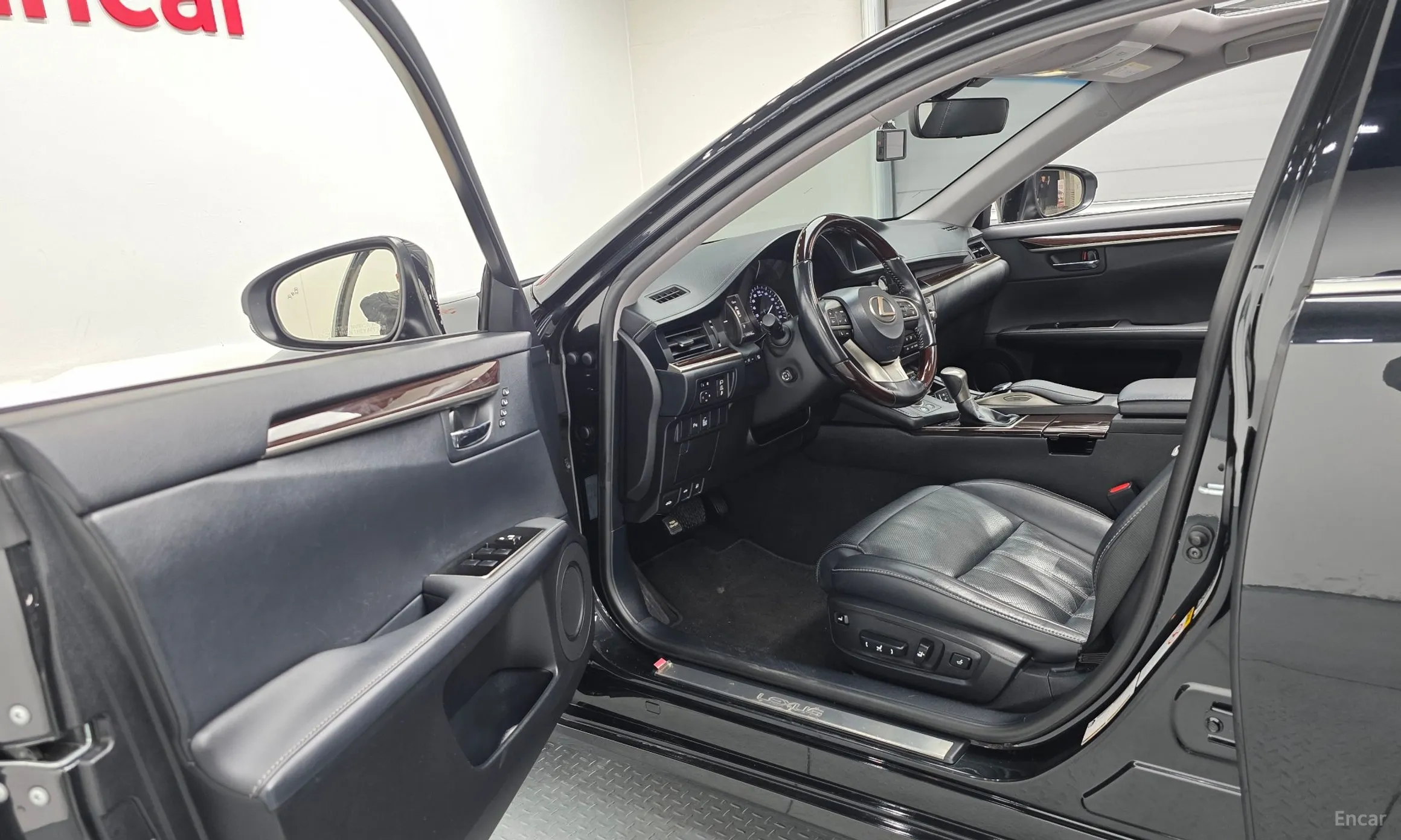 Lexus New ES300h превью 10