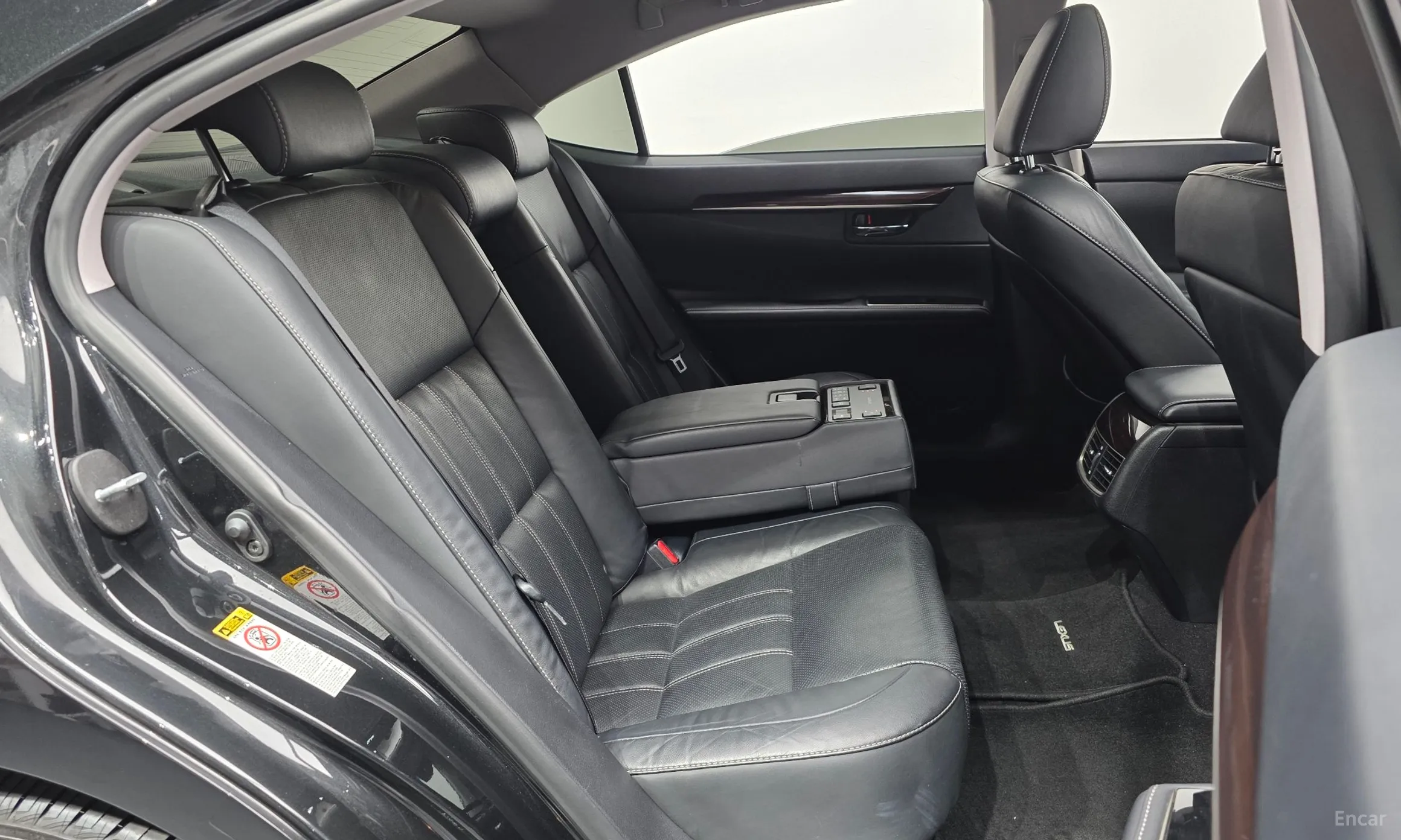 Lexus New ES300h превью 12