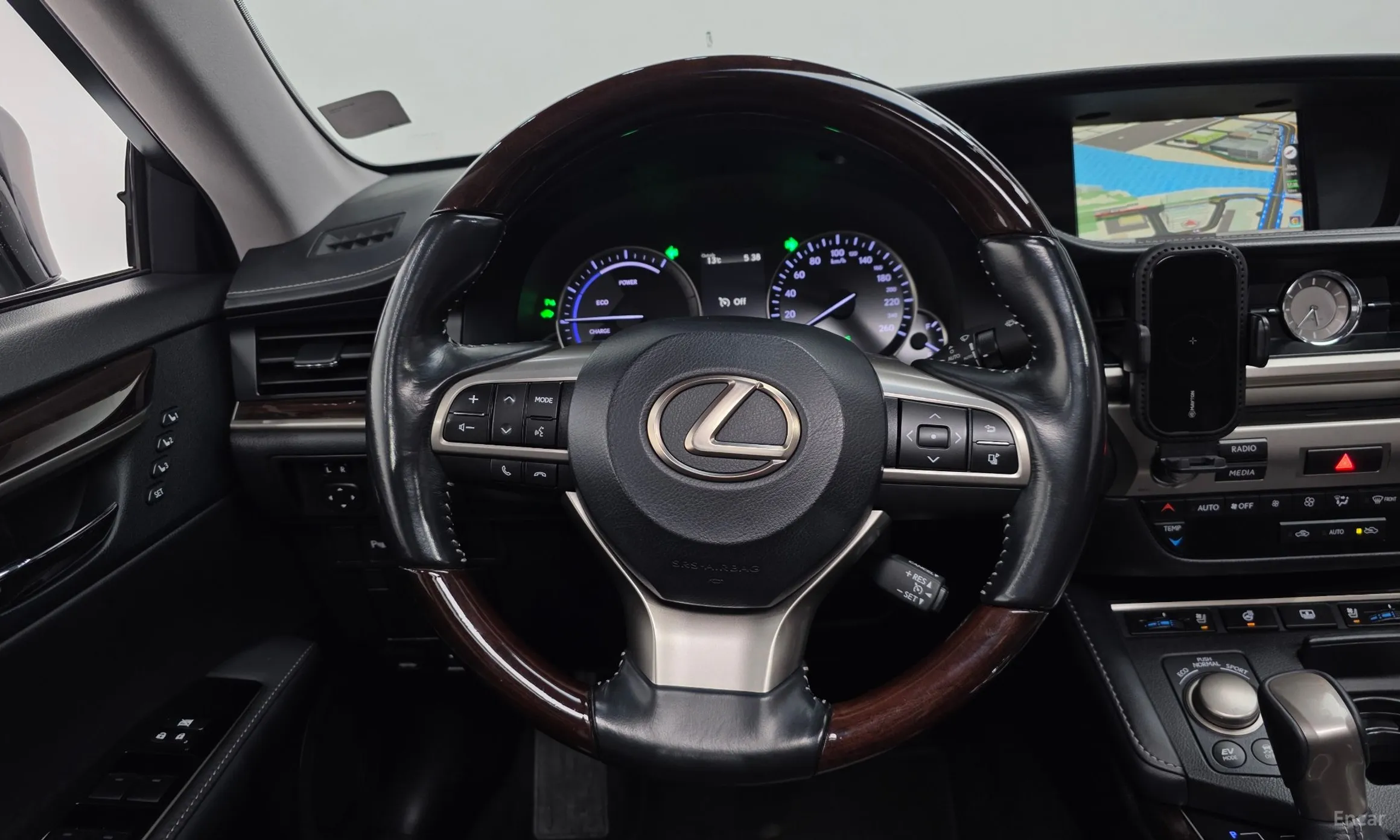 Lexus New ES300h превью 13