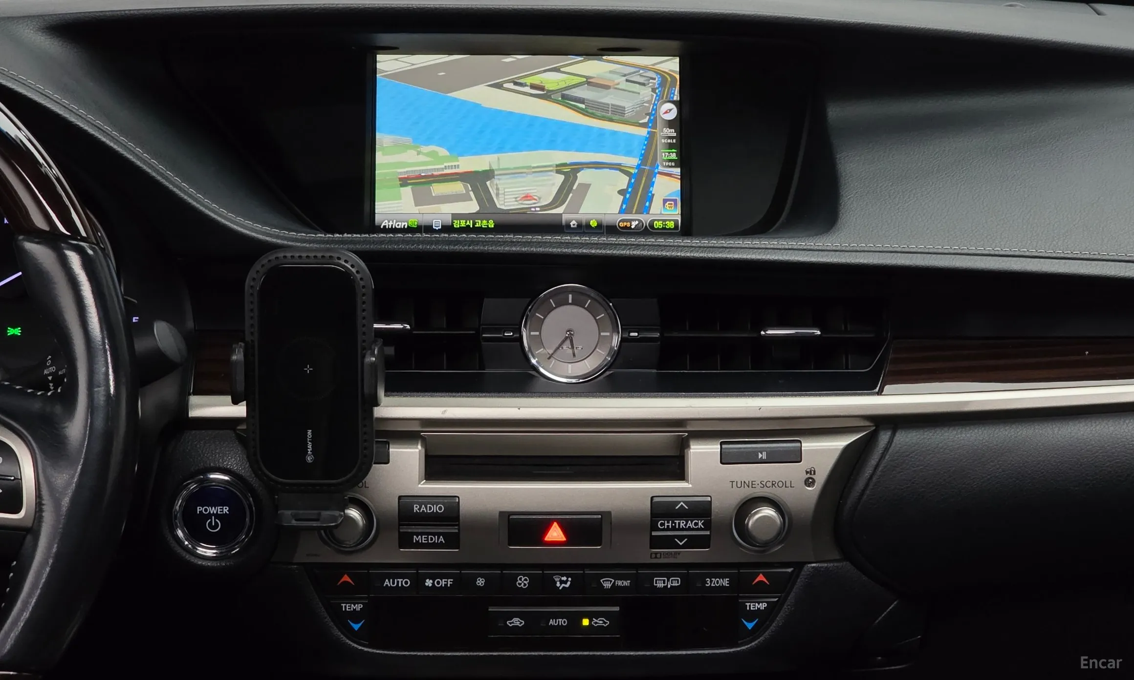 Lexus New ES300h превью 14