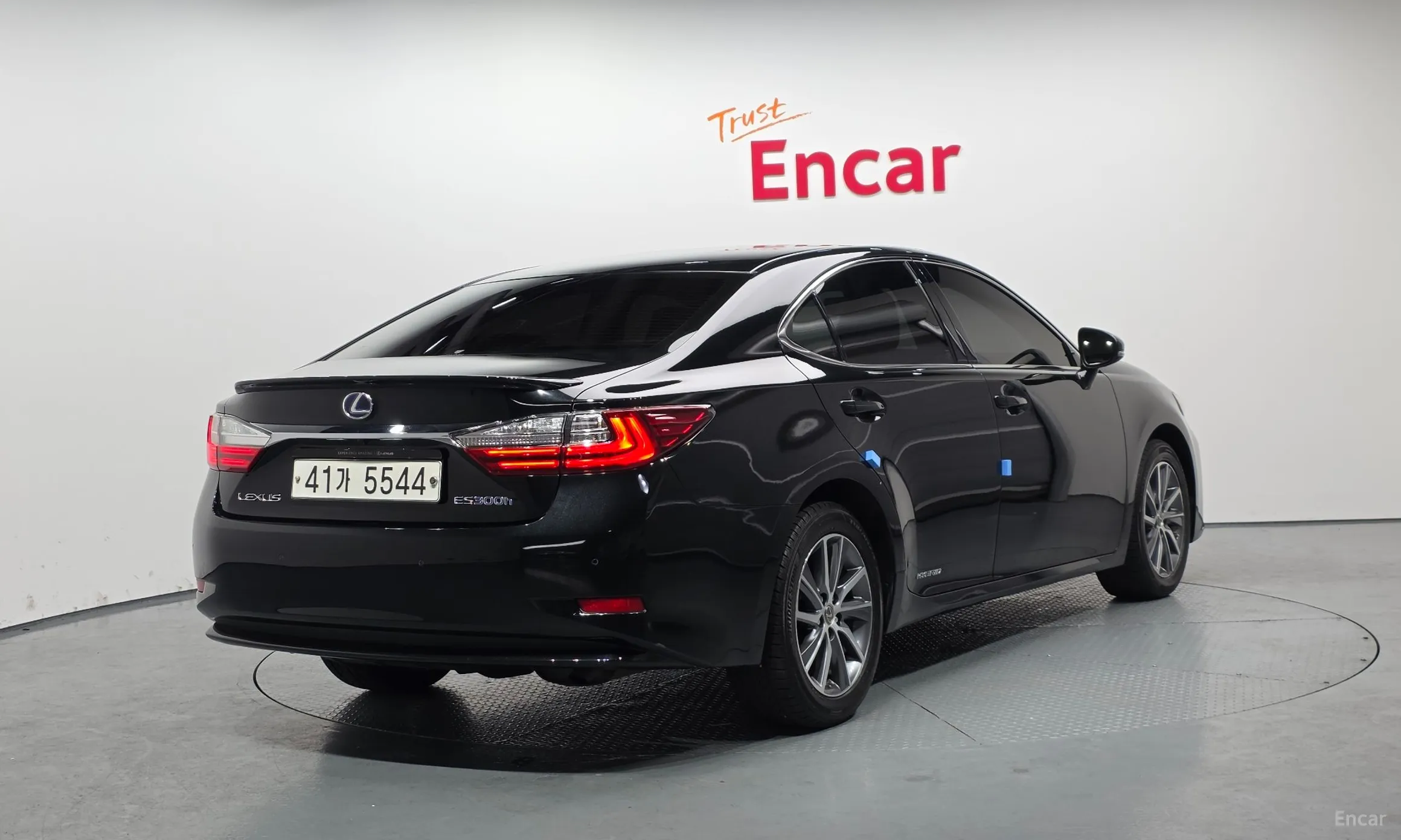 Lexus New ES300h превью 2