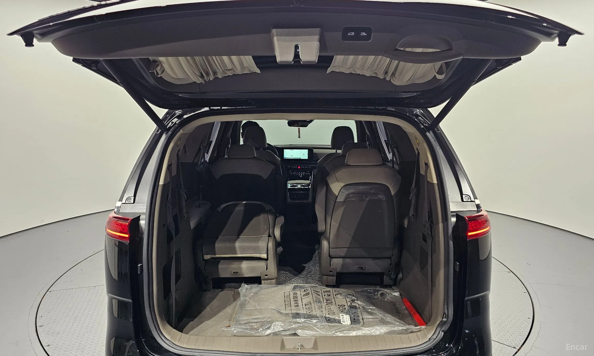 Kia Carnival Gen 4 превью 20