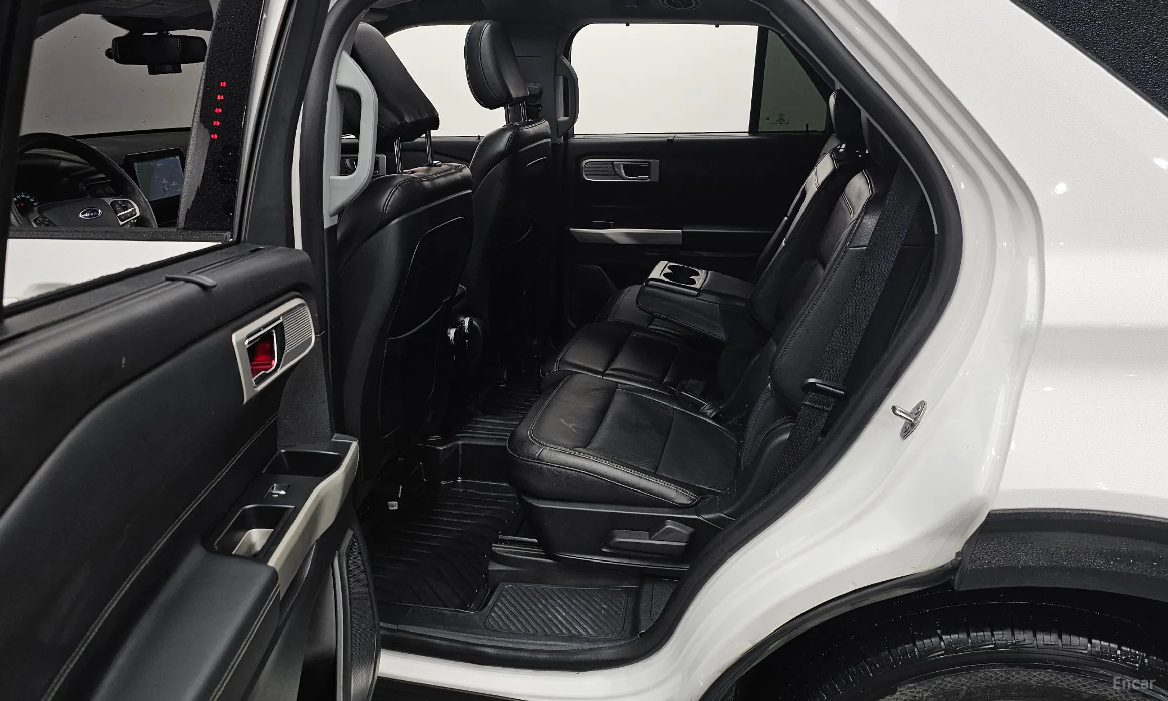 Ford Explorer 6th Generation превью 11