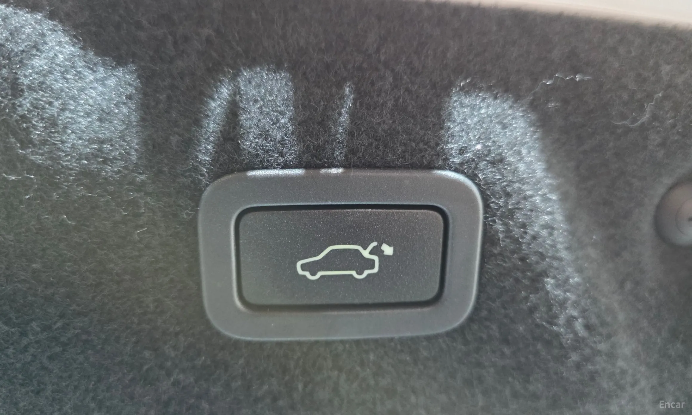 Jaguar XE превью 20