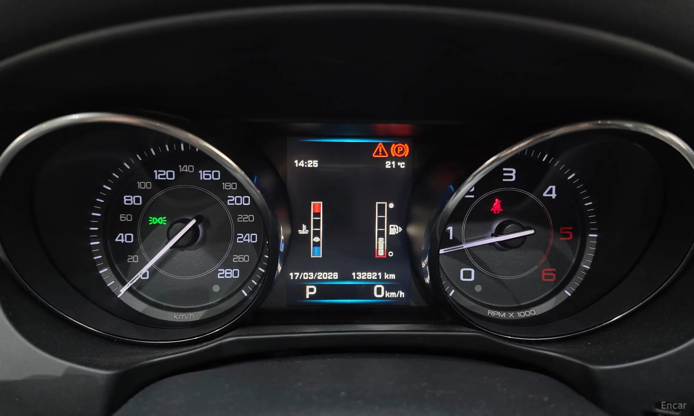 Jaguar XE превью 8