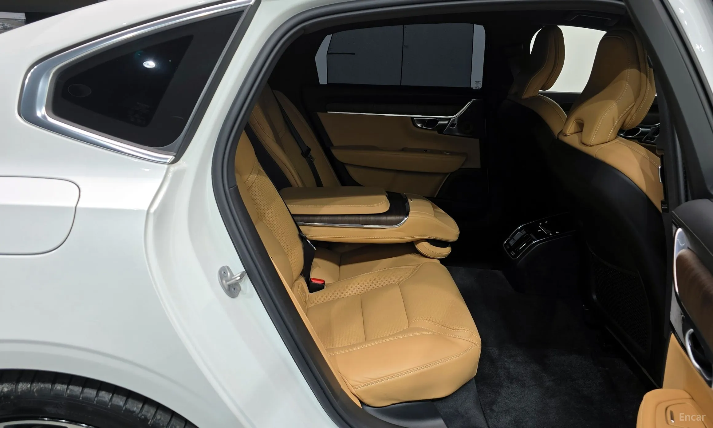 Volvo S90 превью 12