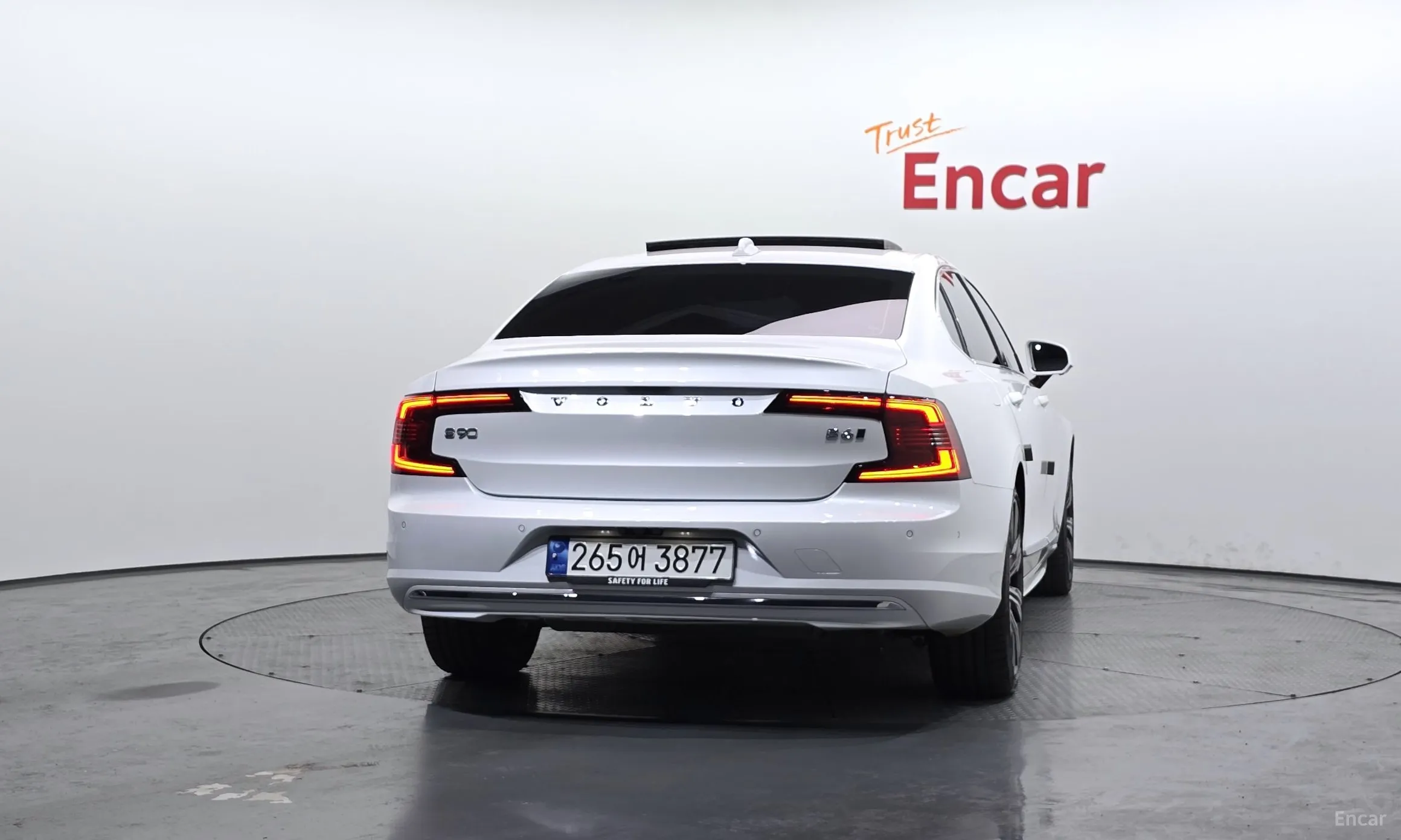 Volvo S90 превью 4