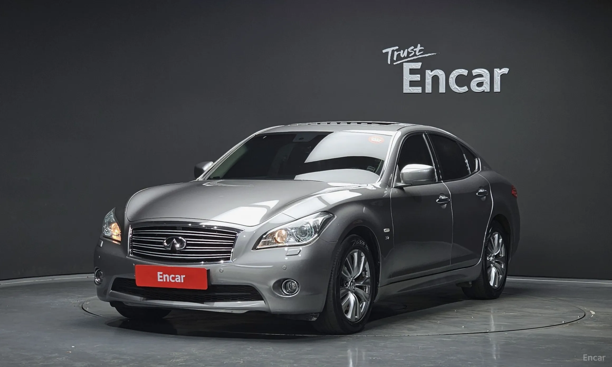 Infiniti Q70