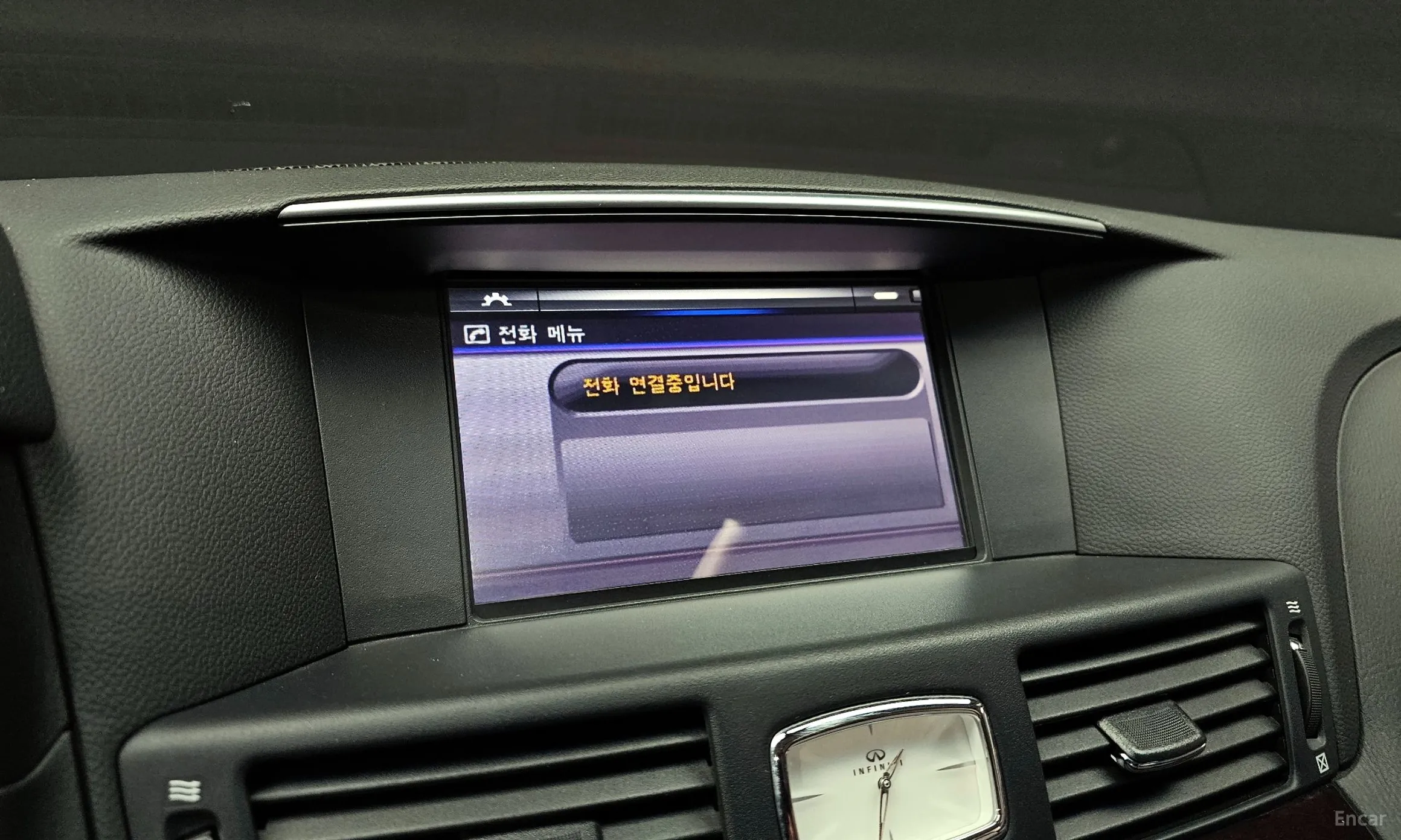 Infiniti Q70 превью 16