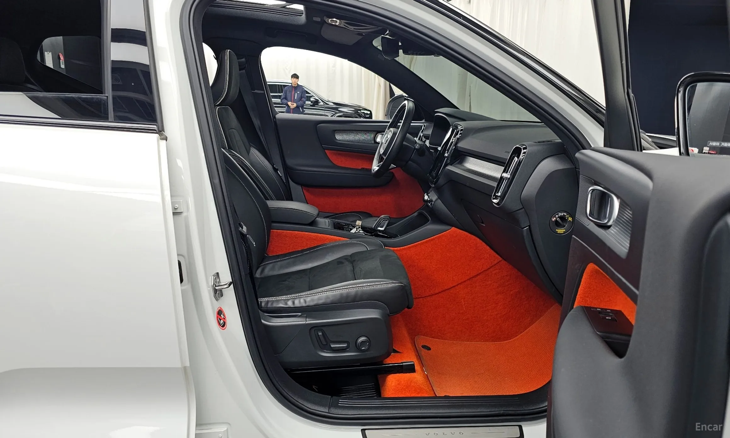 Volvo XC40 превью 11