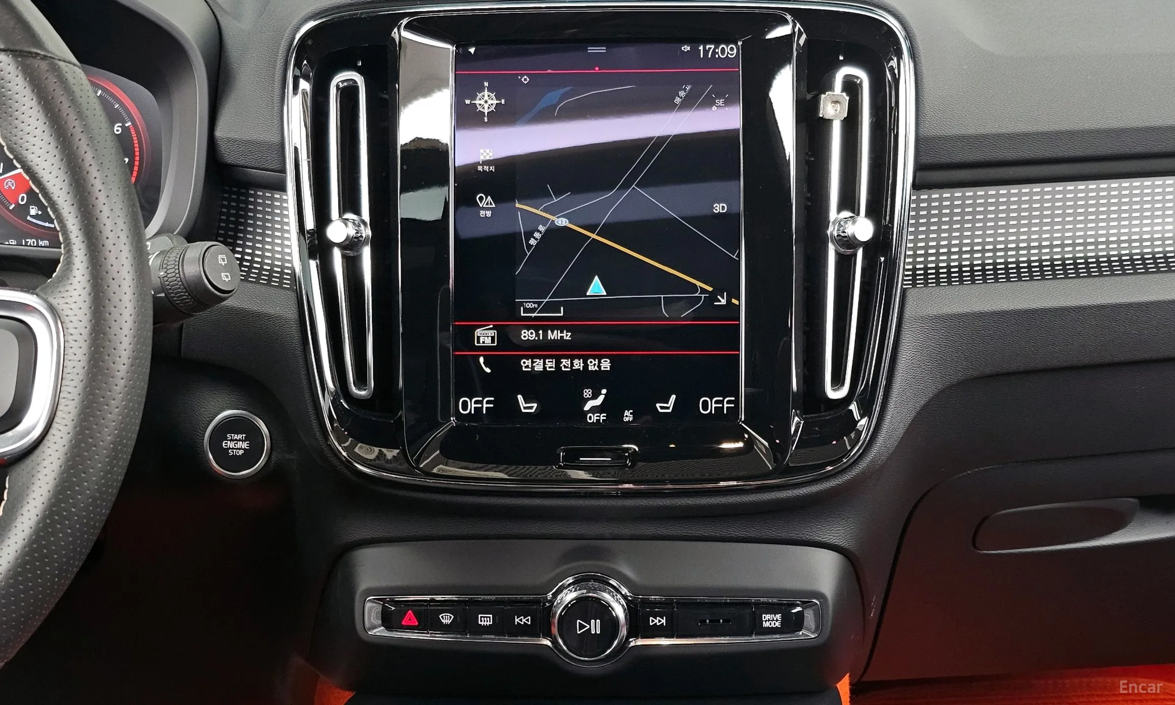 Volvo XC40 превью 14