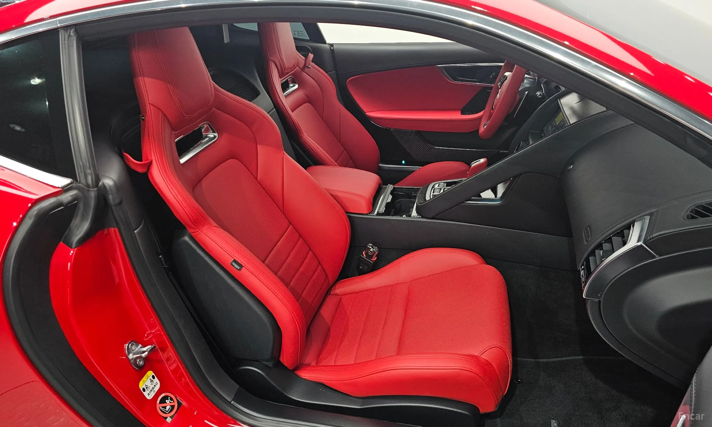 Jaguar F-TYPE превью 10