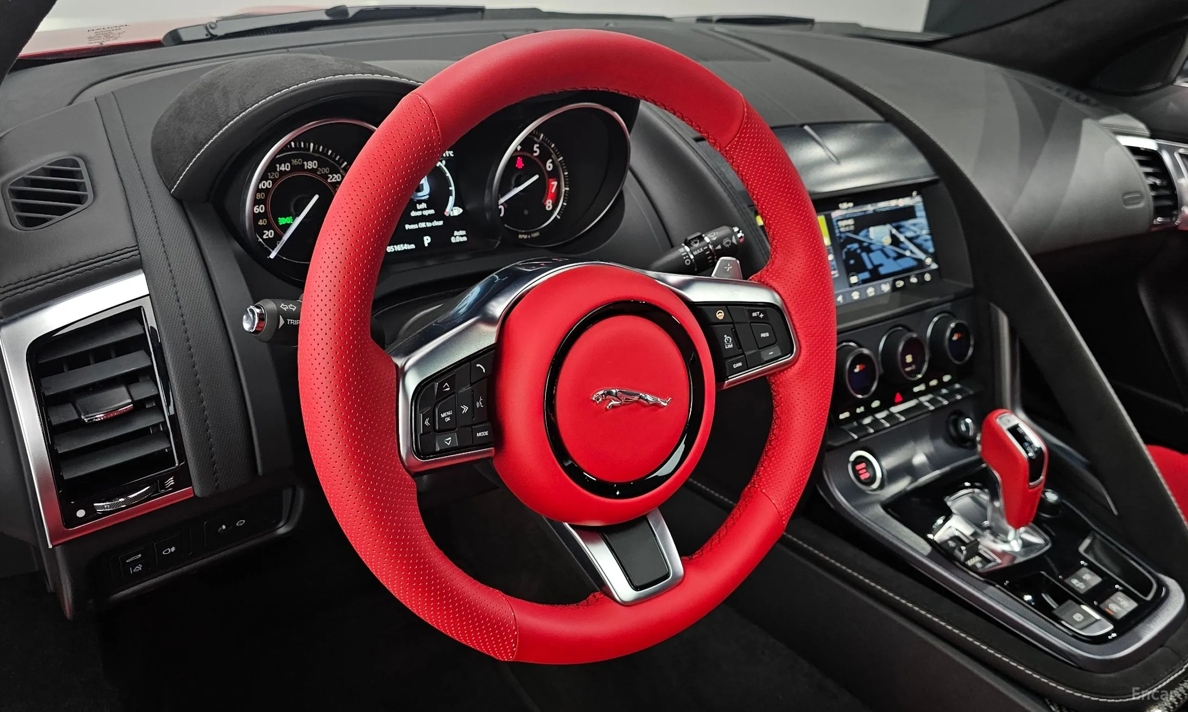 Jaguar F-TYPE превью 12