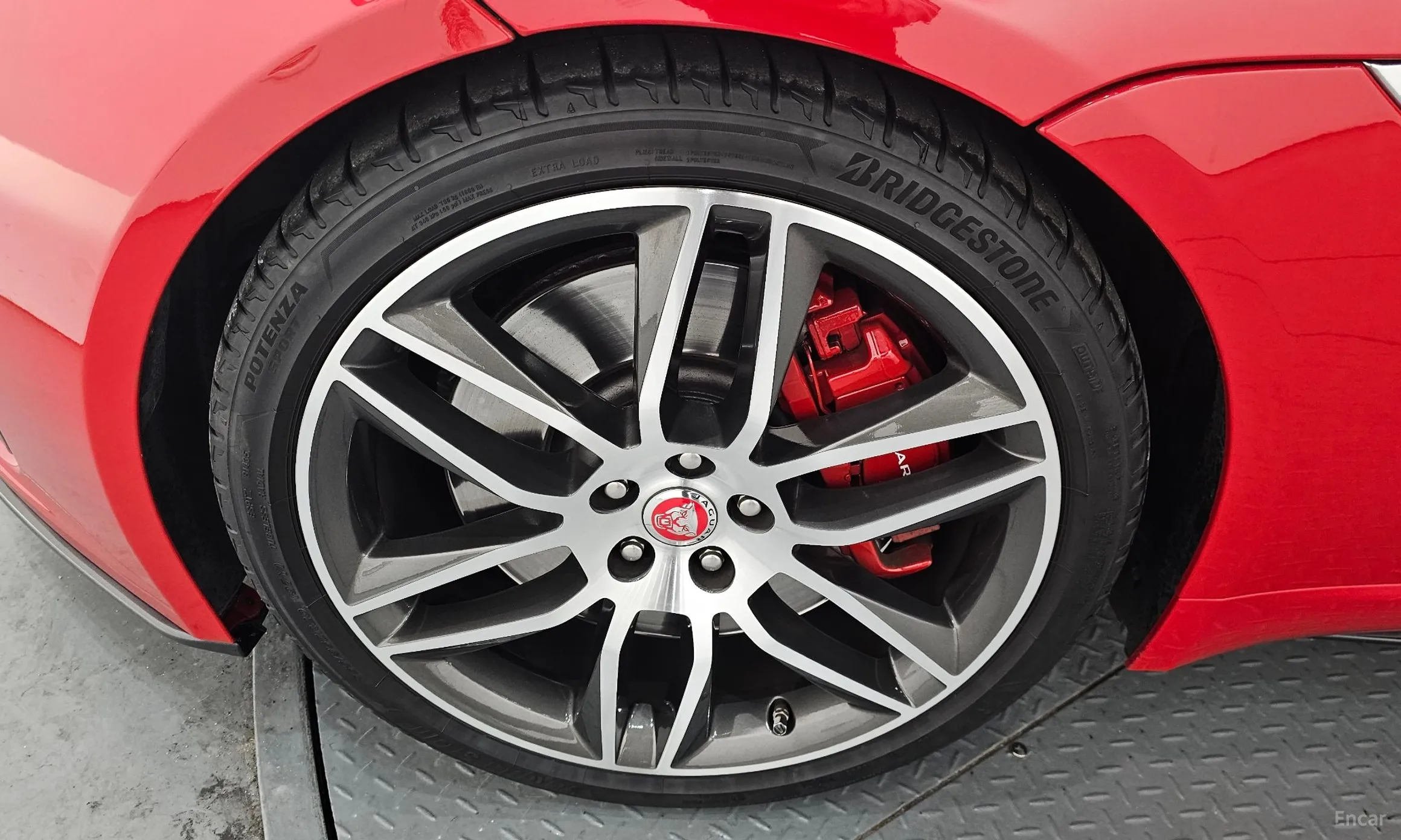 Jaguar F-TYPE превью 5