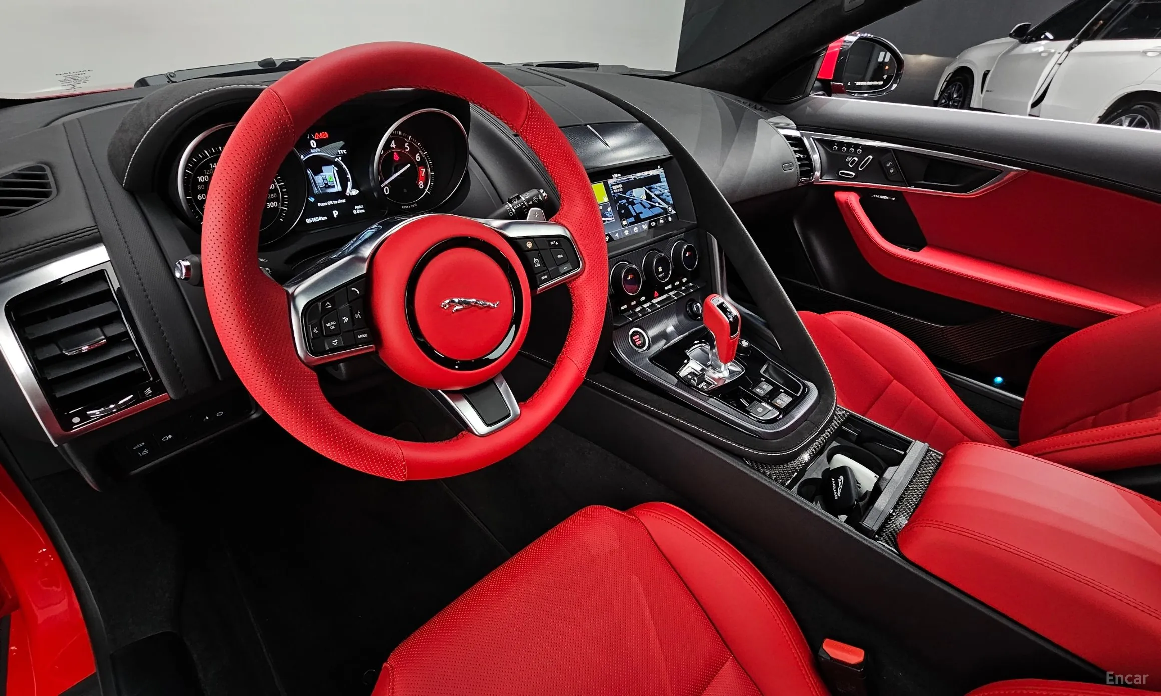 Jaguar F-TYPE превью 7
