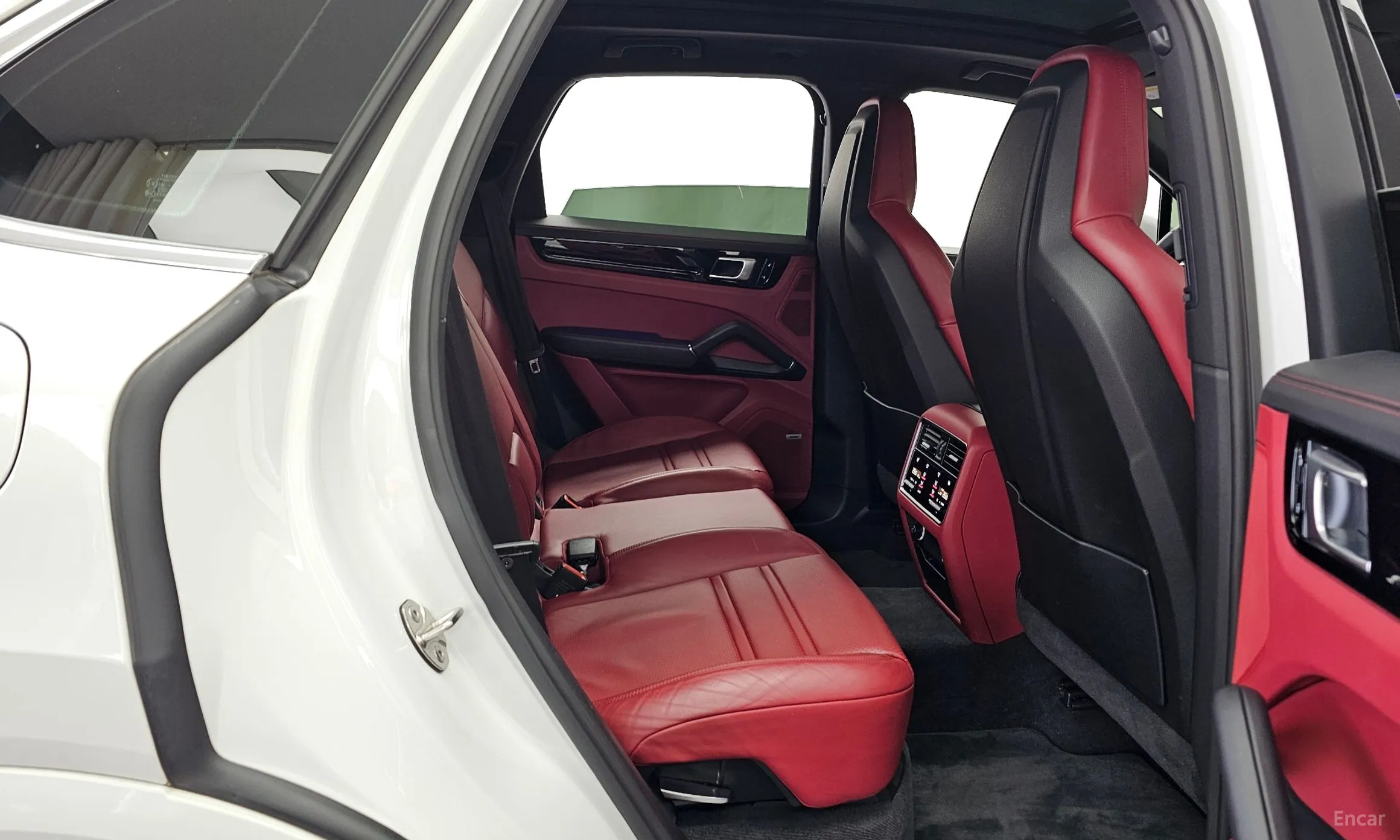 Porsche Cayenne (PO536) превью 12