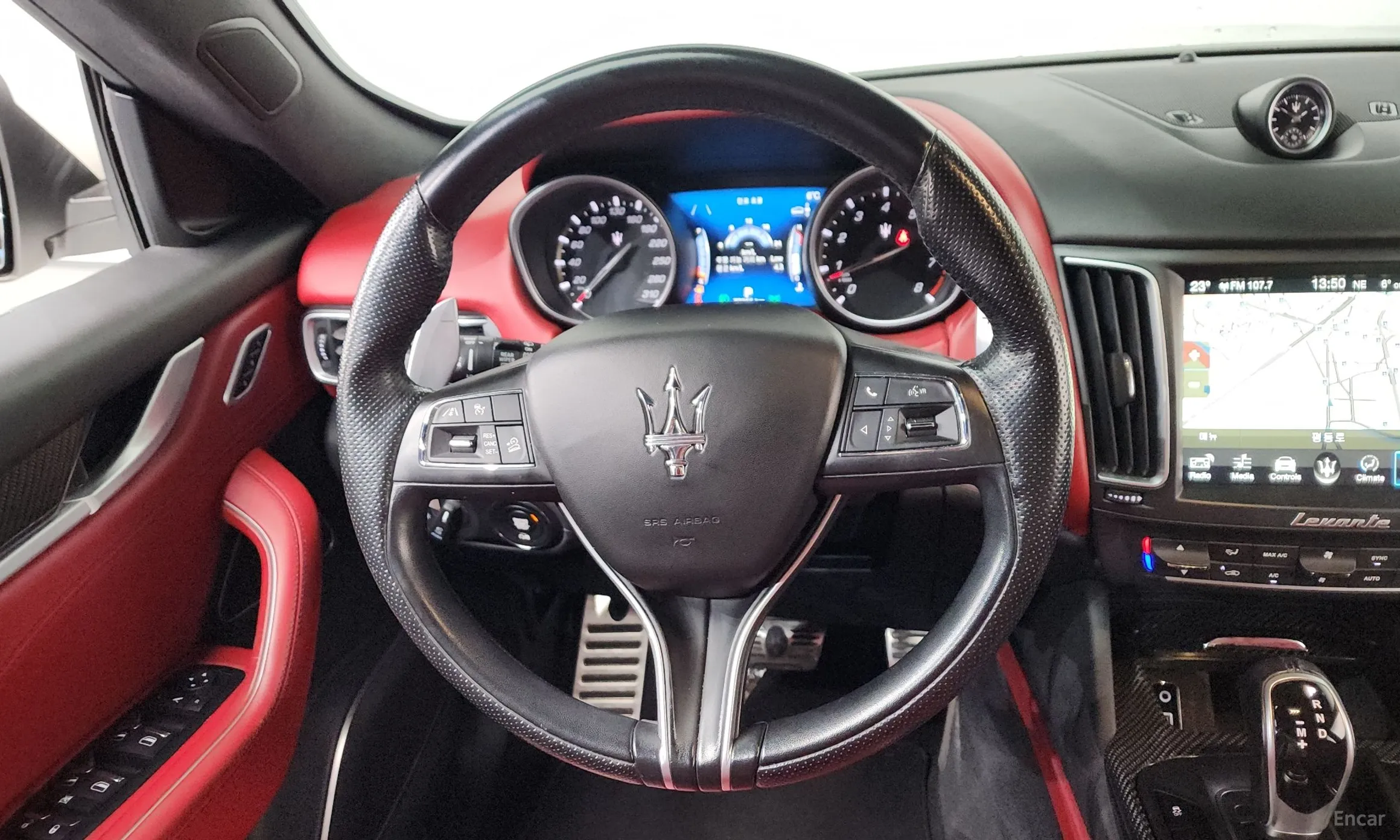 Maserati Levante превью 13