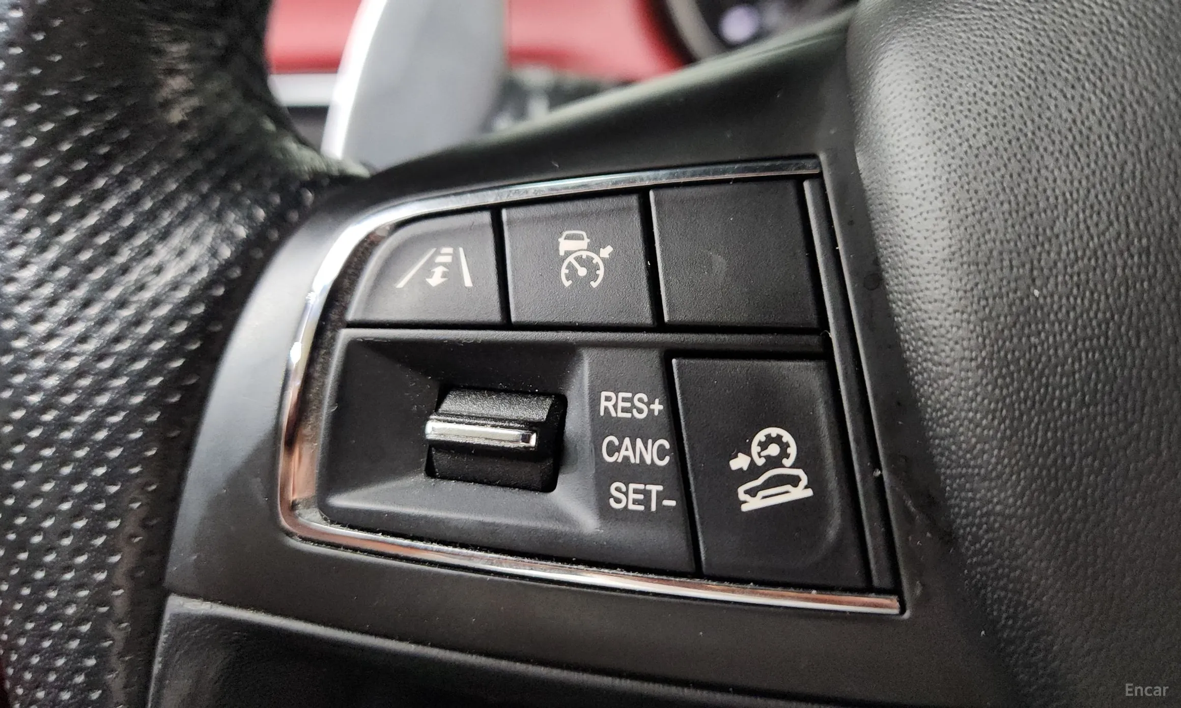 Maserati Levante превью 14