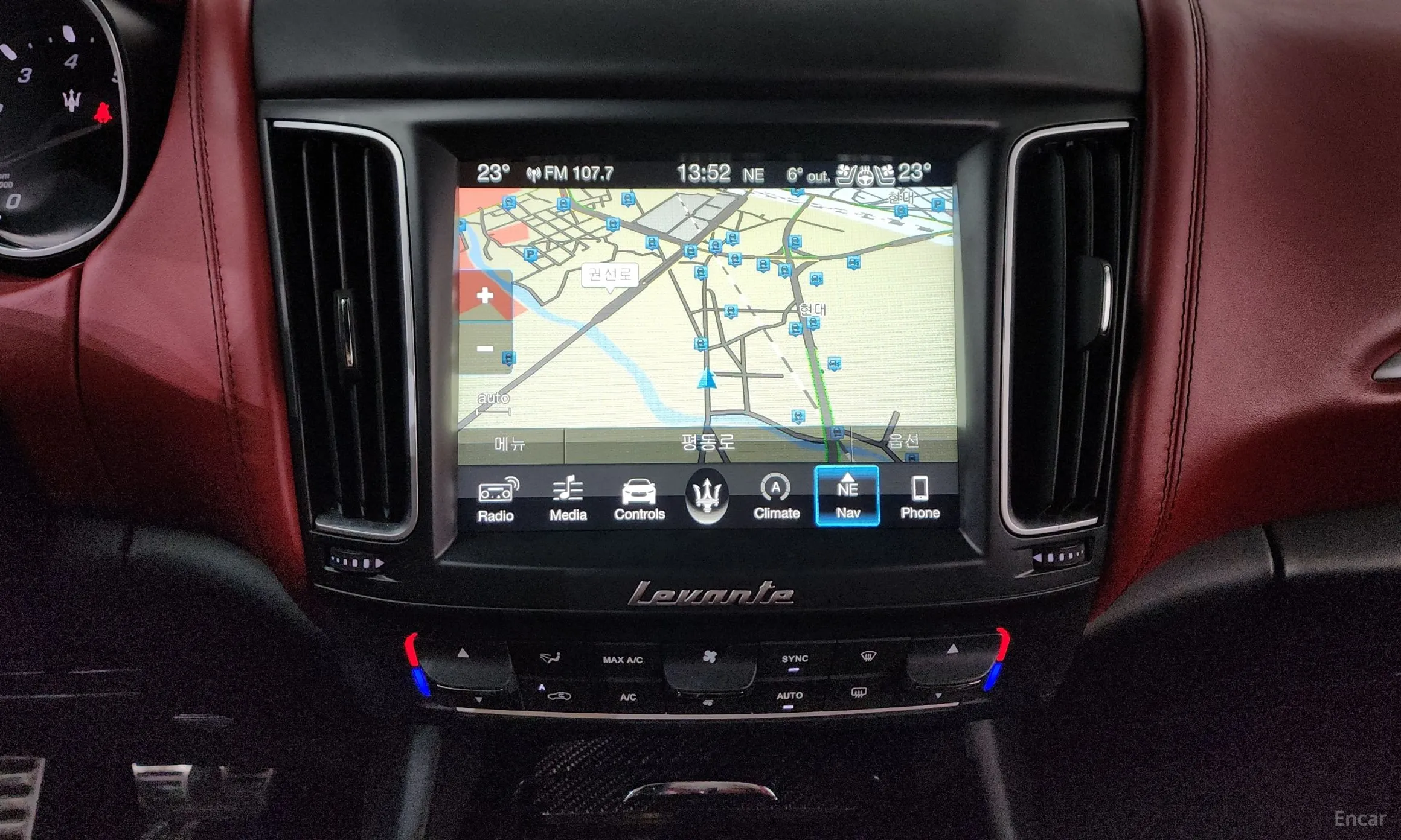 Maserati Levante превью 15