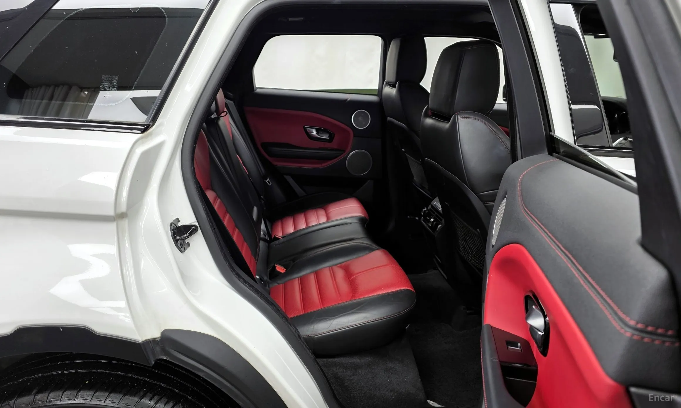 Land Rover Range Rover Evoque превью 12