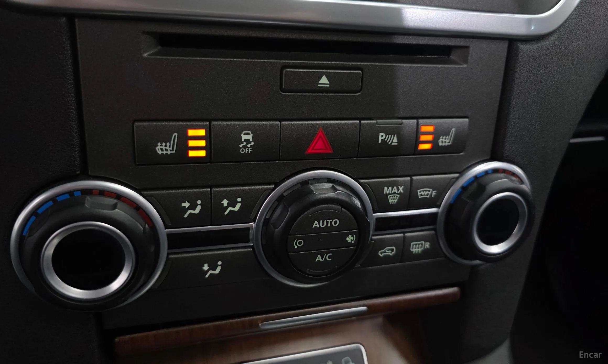 Land Rover Discovery 4 превью 18