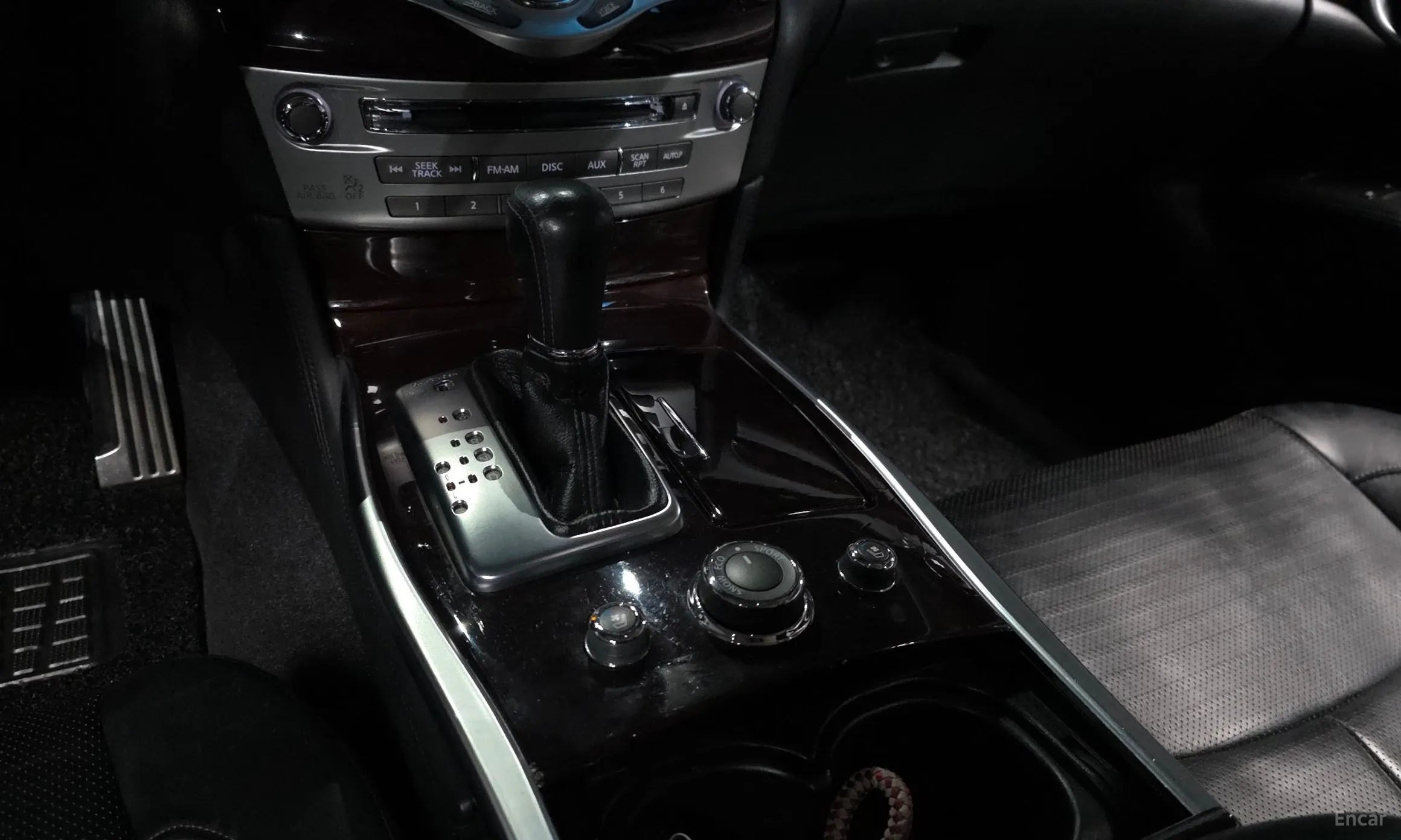 Infiniti M56 превью 9