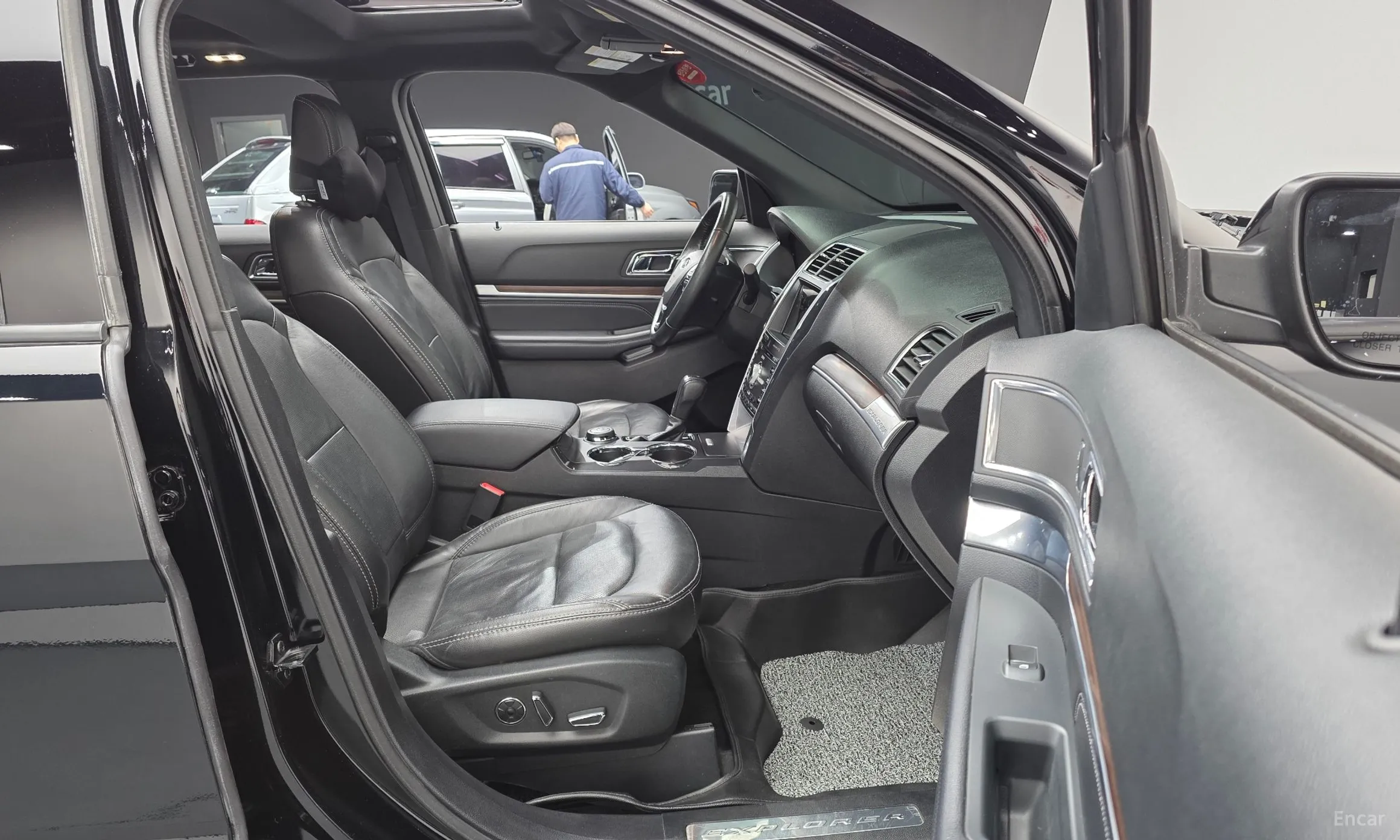 Ford Explorer превью 10