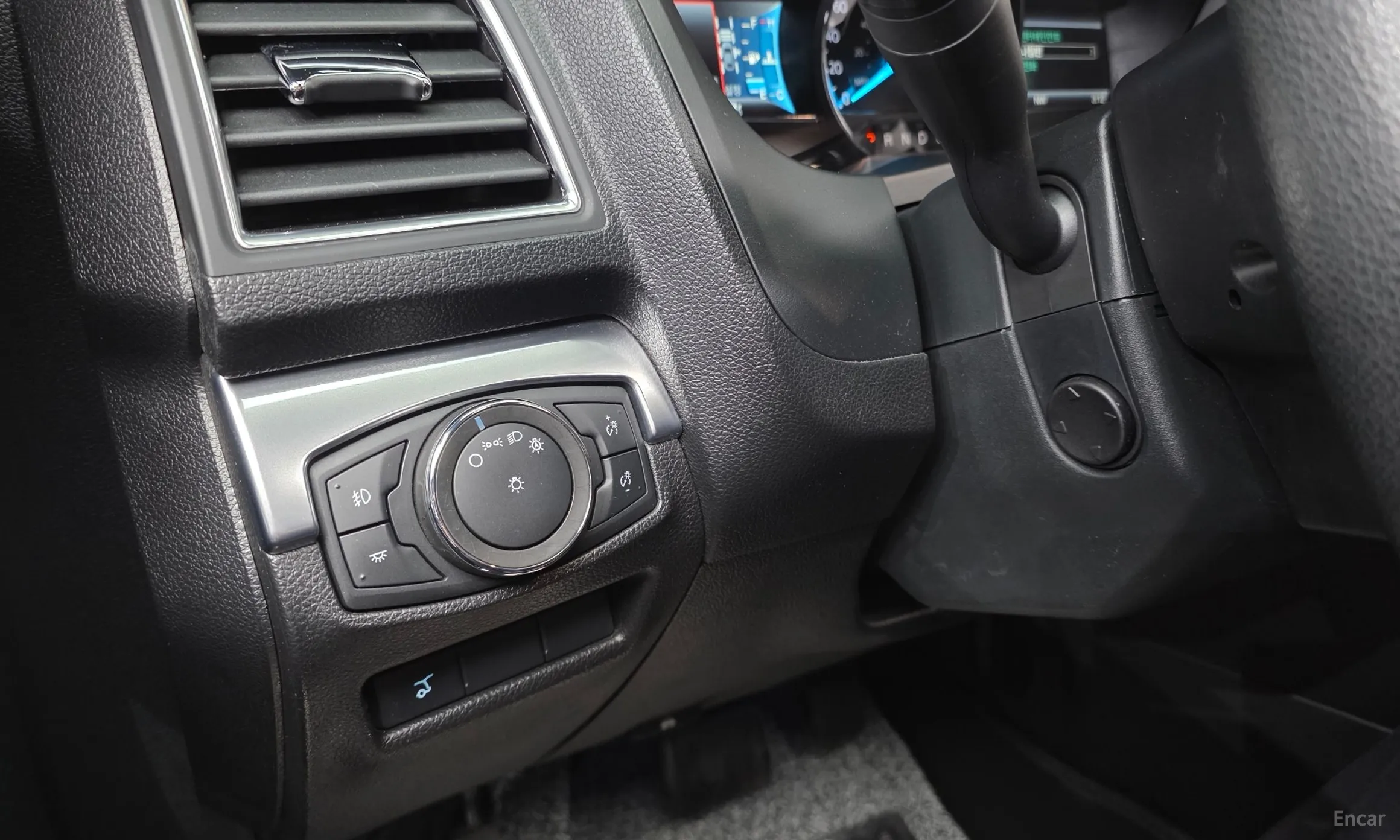 Ford Explorer превью 16
