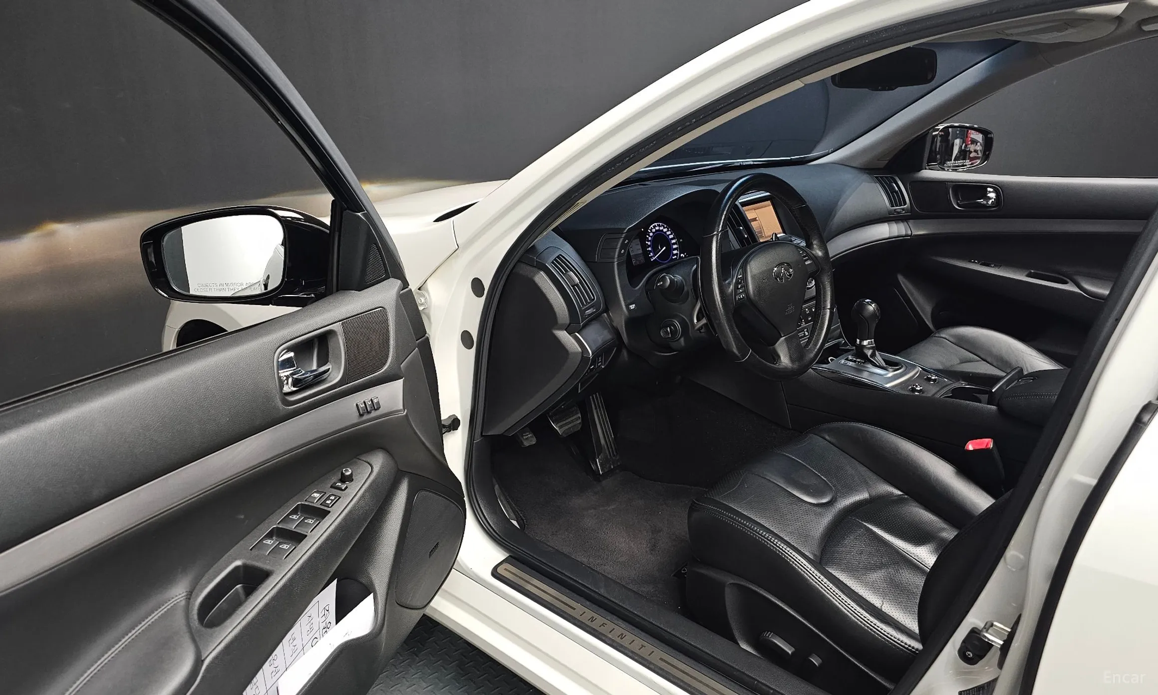 Infiniti G25 превью 11