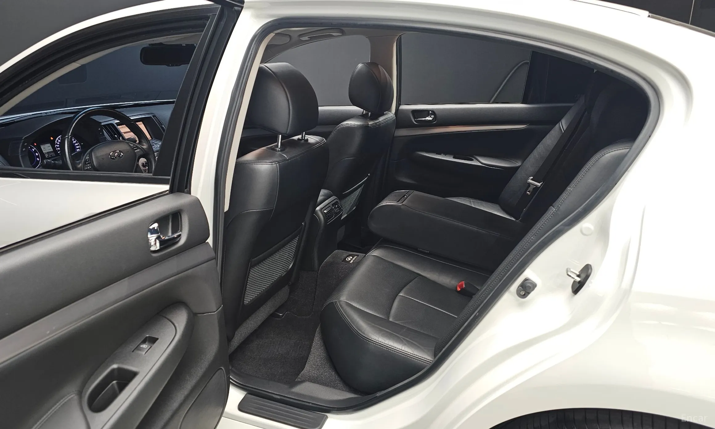 Infiniti G25 превью 12