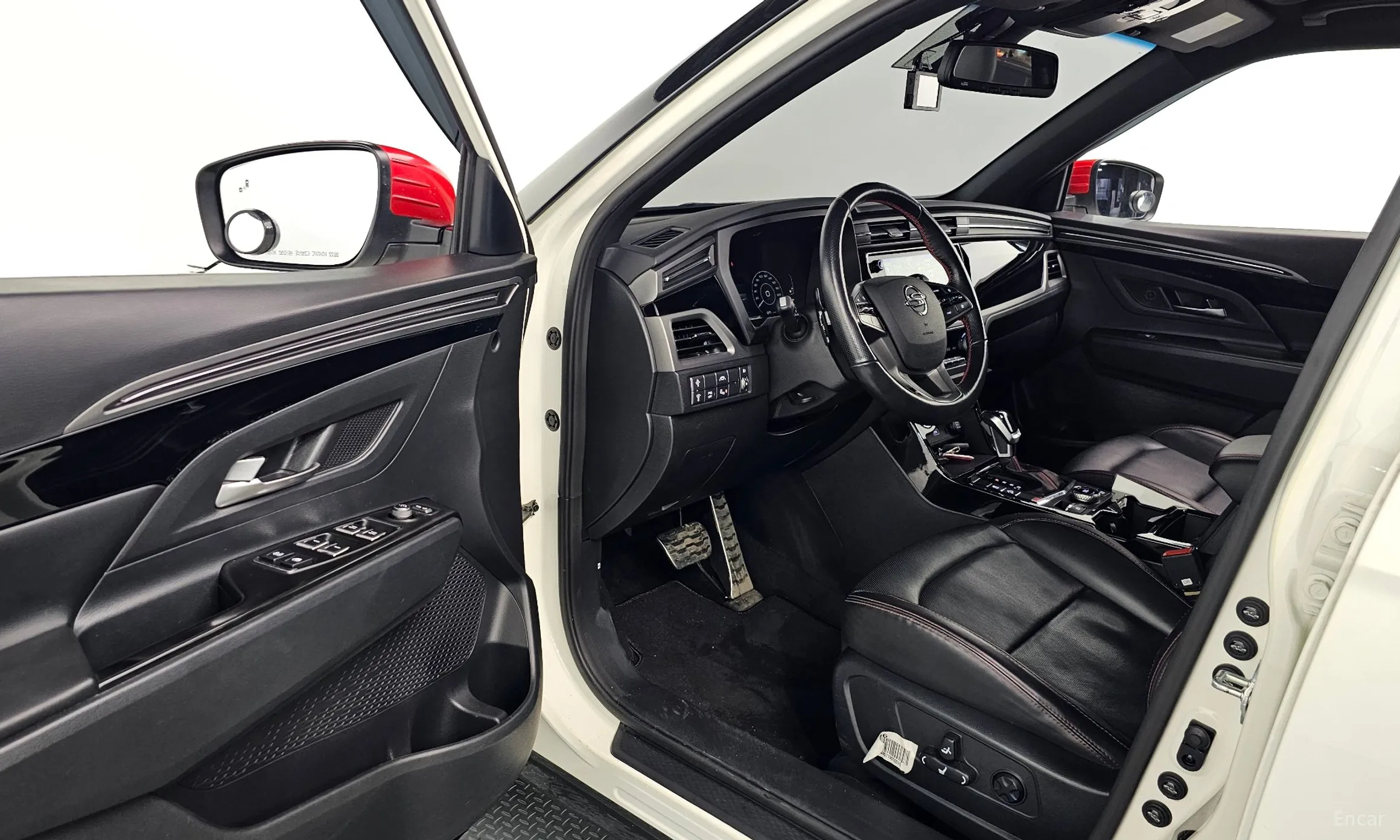 KG Mobility (SsangYong) Beautiful Korando превью 12