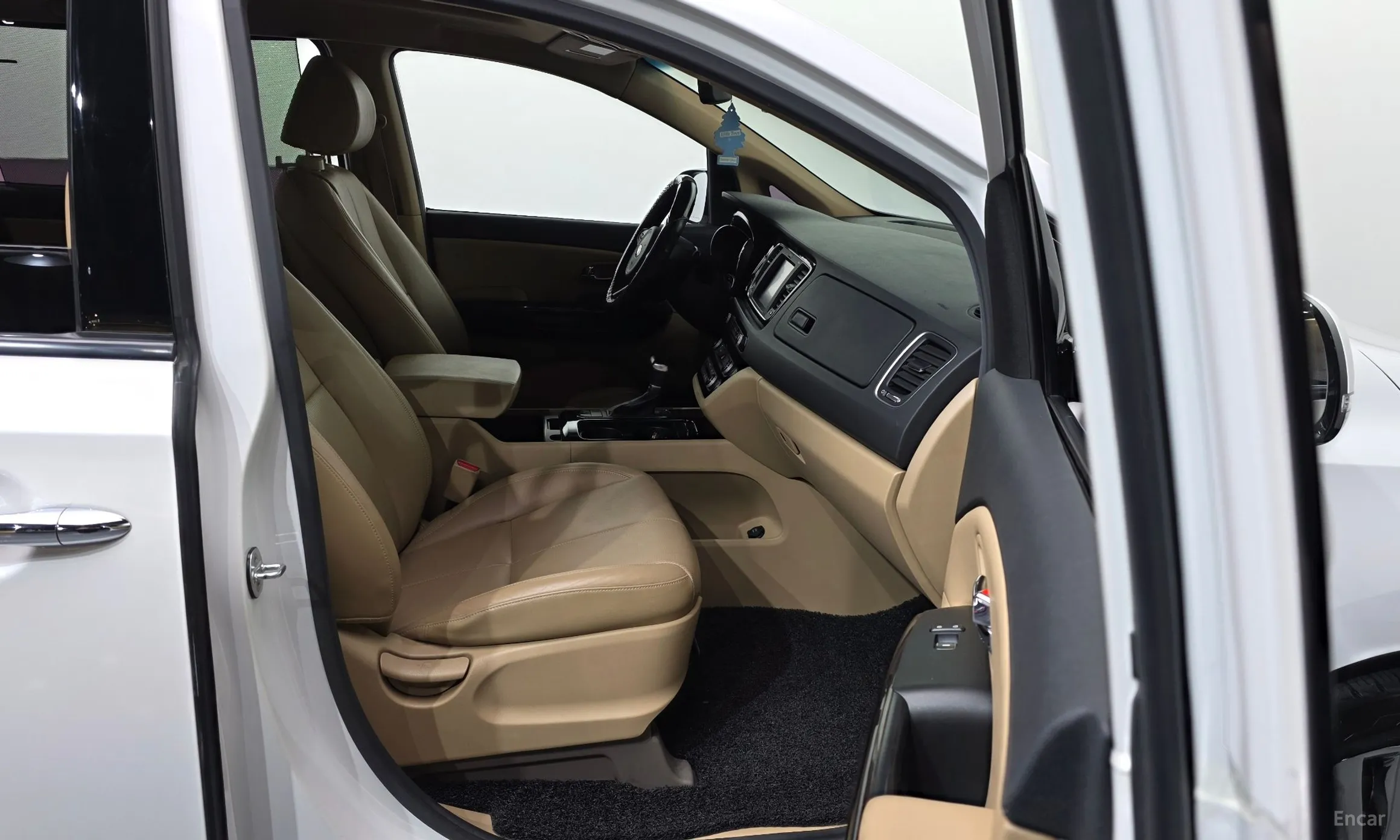 Kia Carnival превью 11