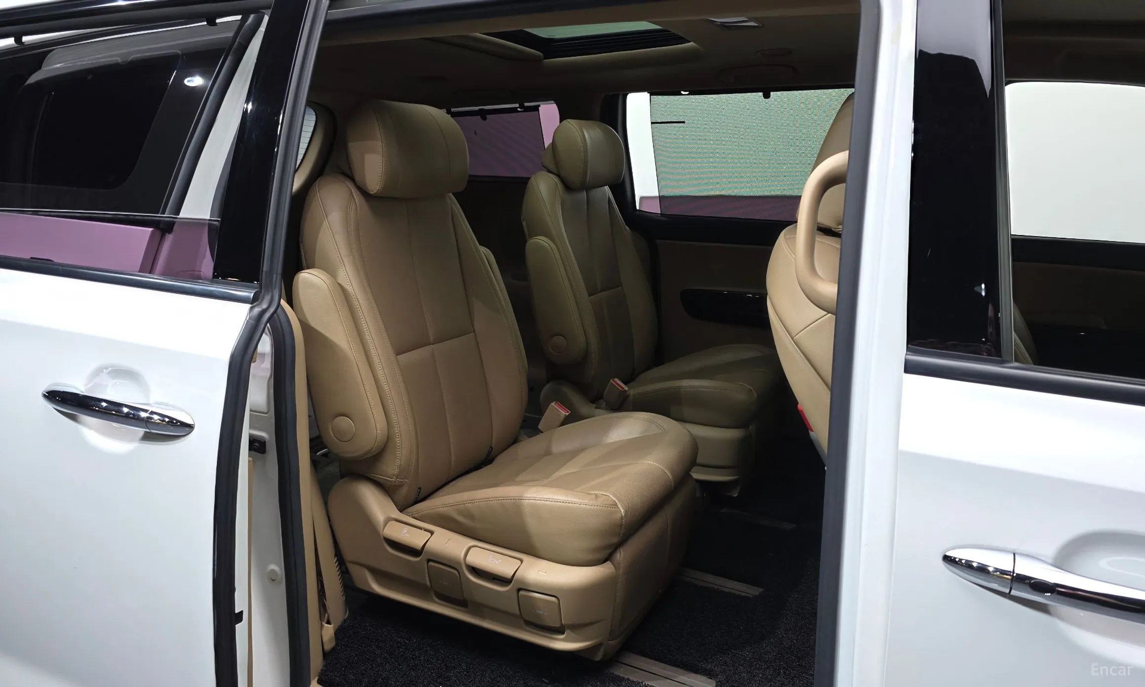 Kia Carnival превью 12