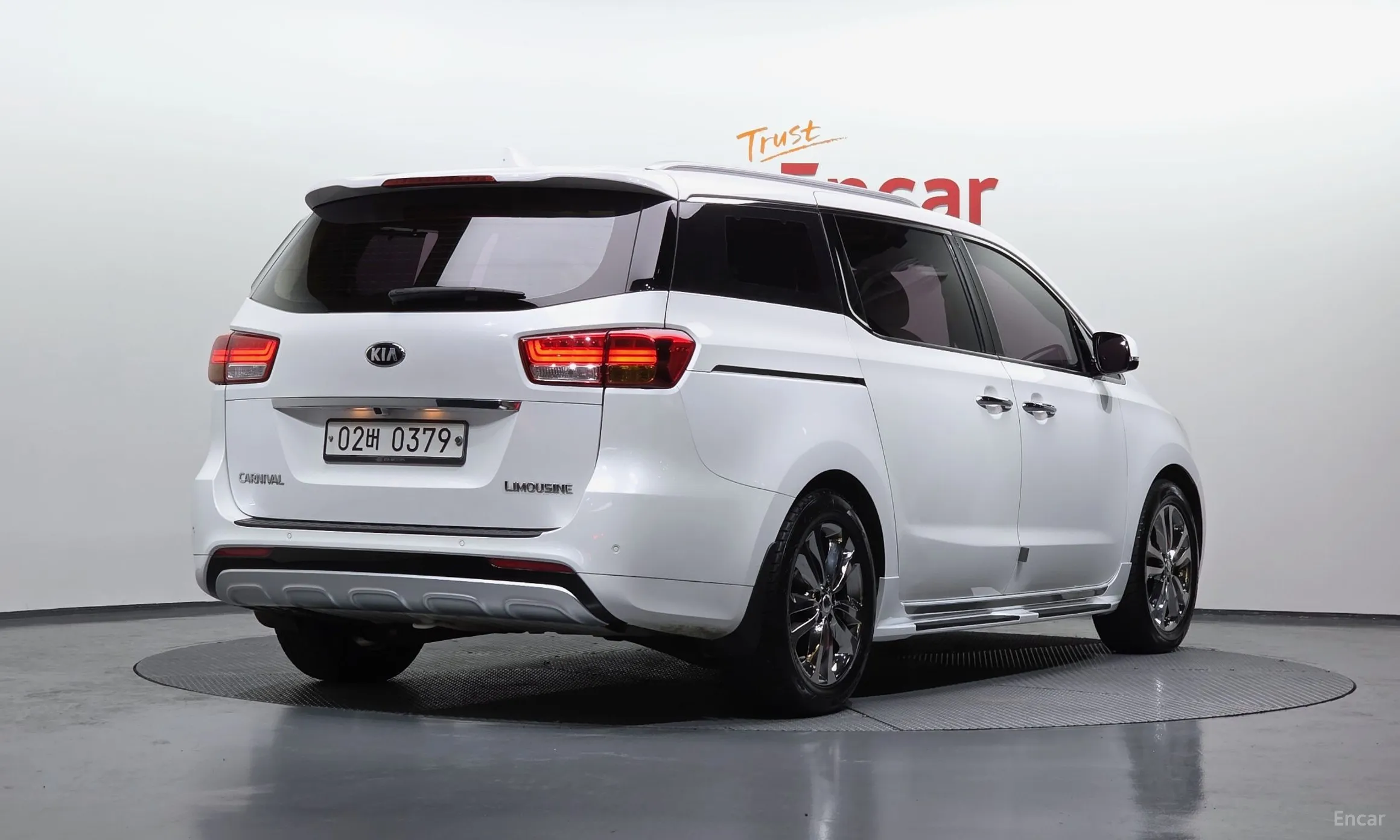 Kia Carnival превью 2