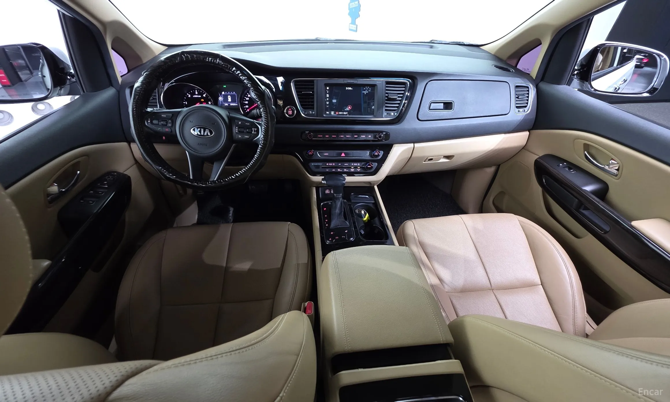Kia Carnival превью 7