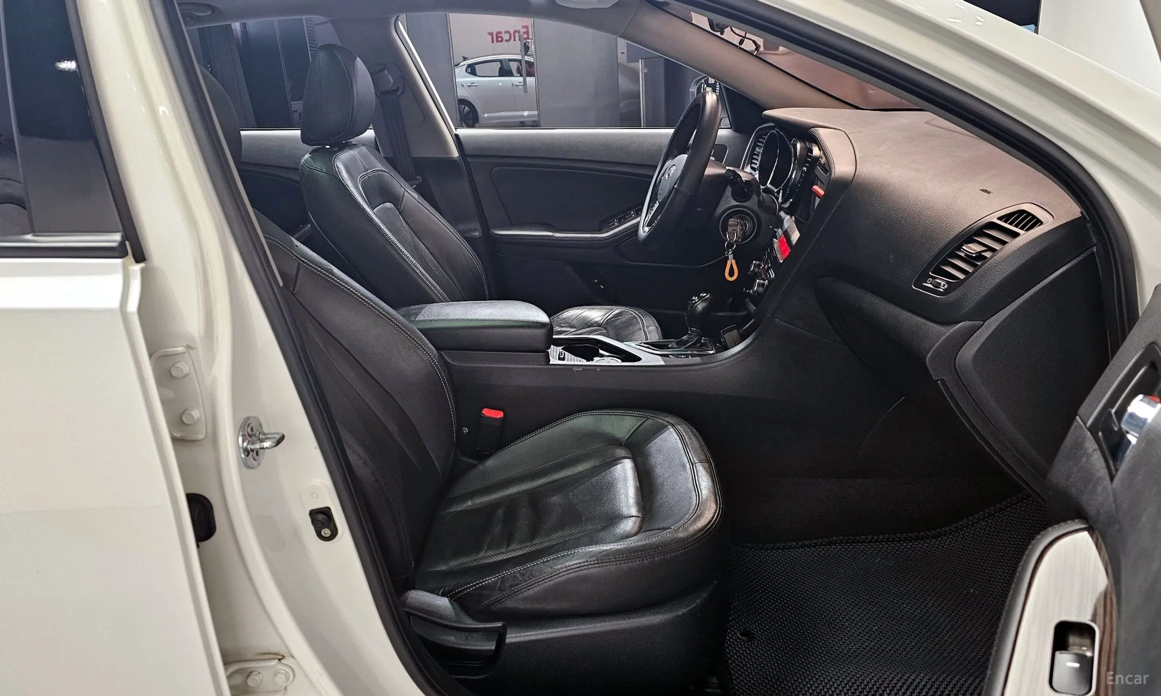 Kia K5 превью 10