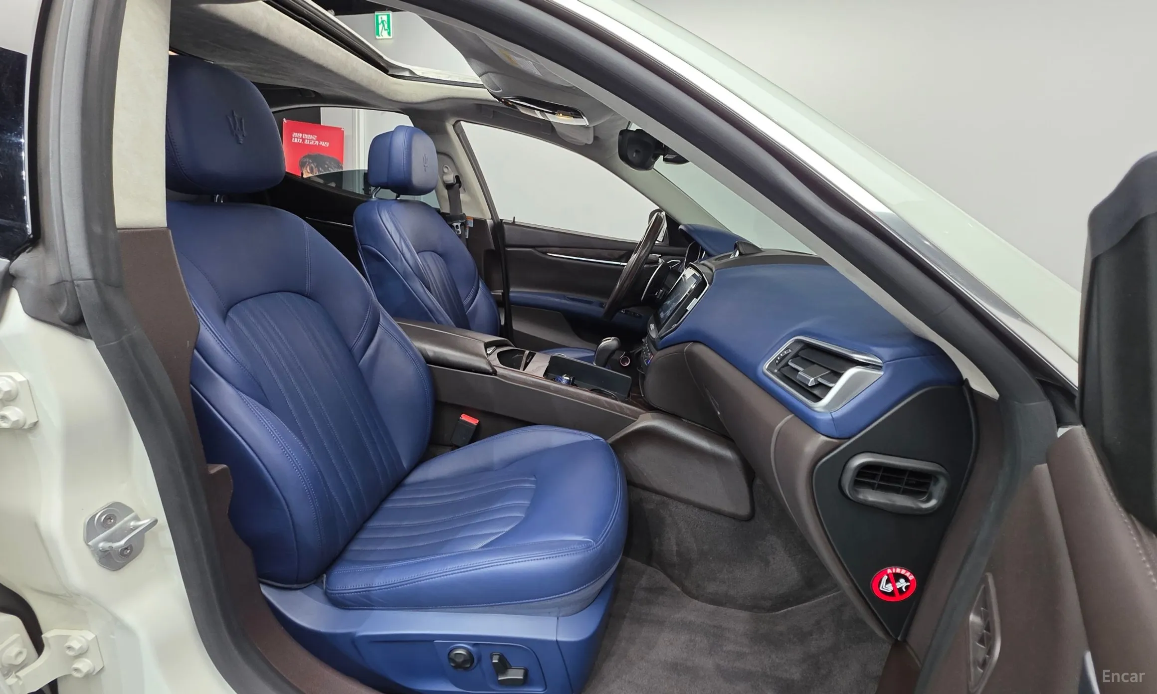 Maserati Ghibli превью 10