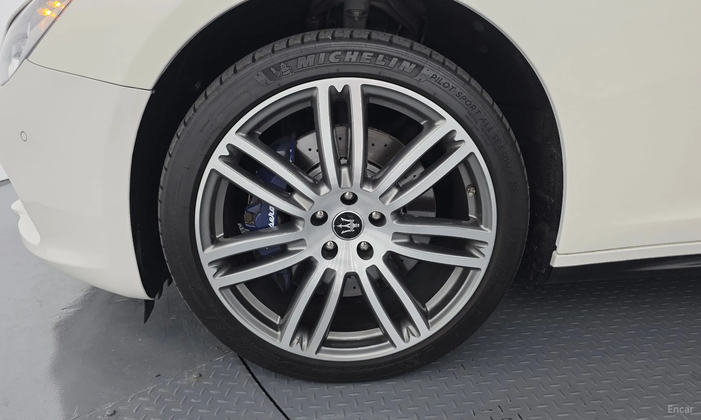 Maserati Ghibli превью 5