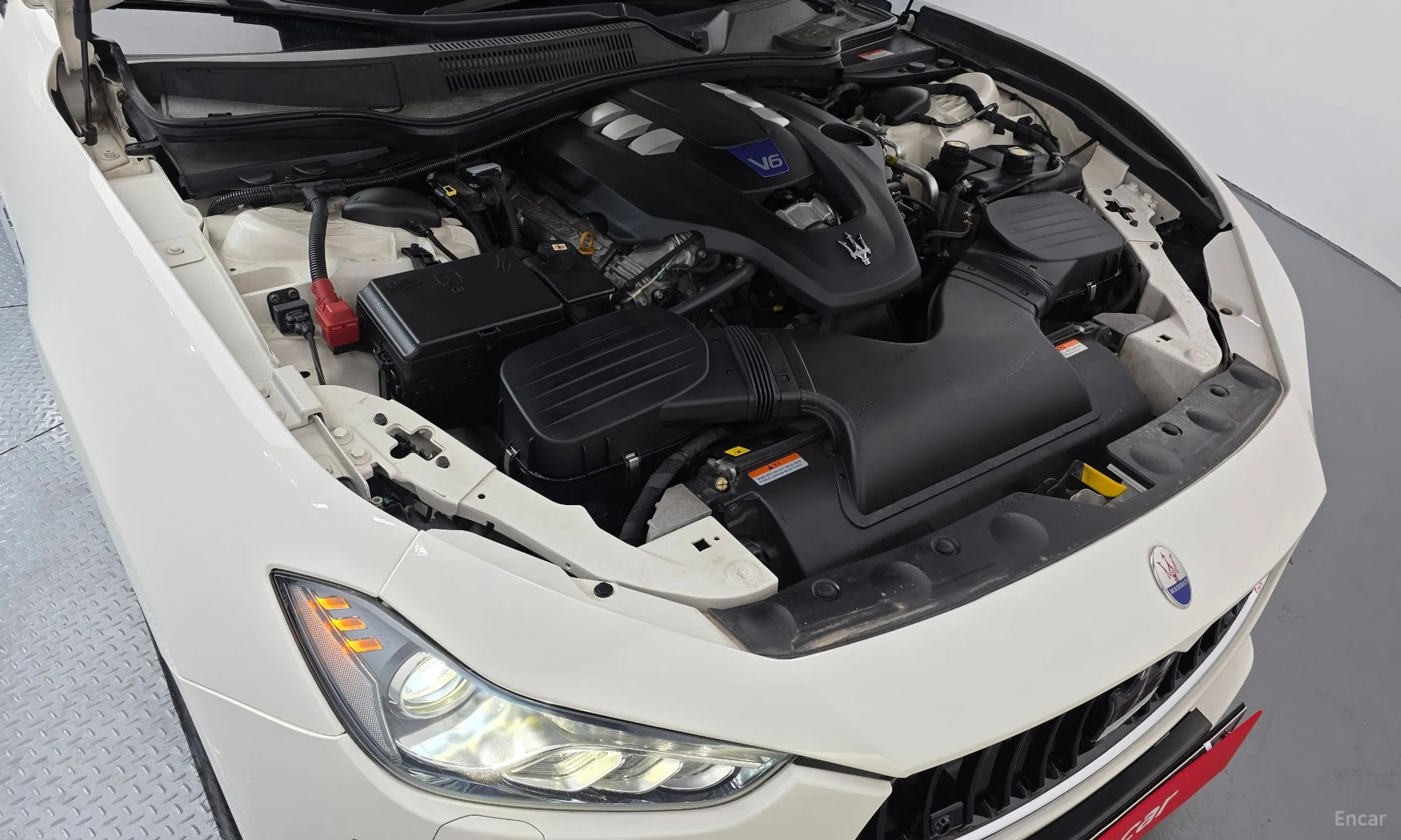 Maserati Ghibli превью 6