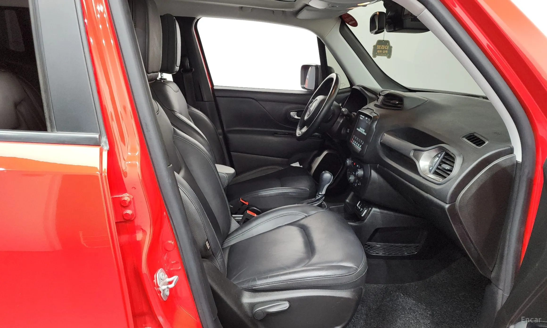 Jeep Renegade превью 11